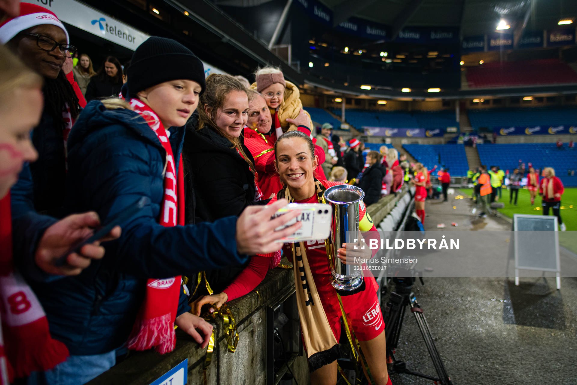 Tuva Hansen of Brann celebrates with the trophy