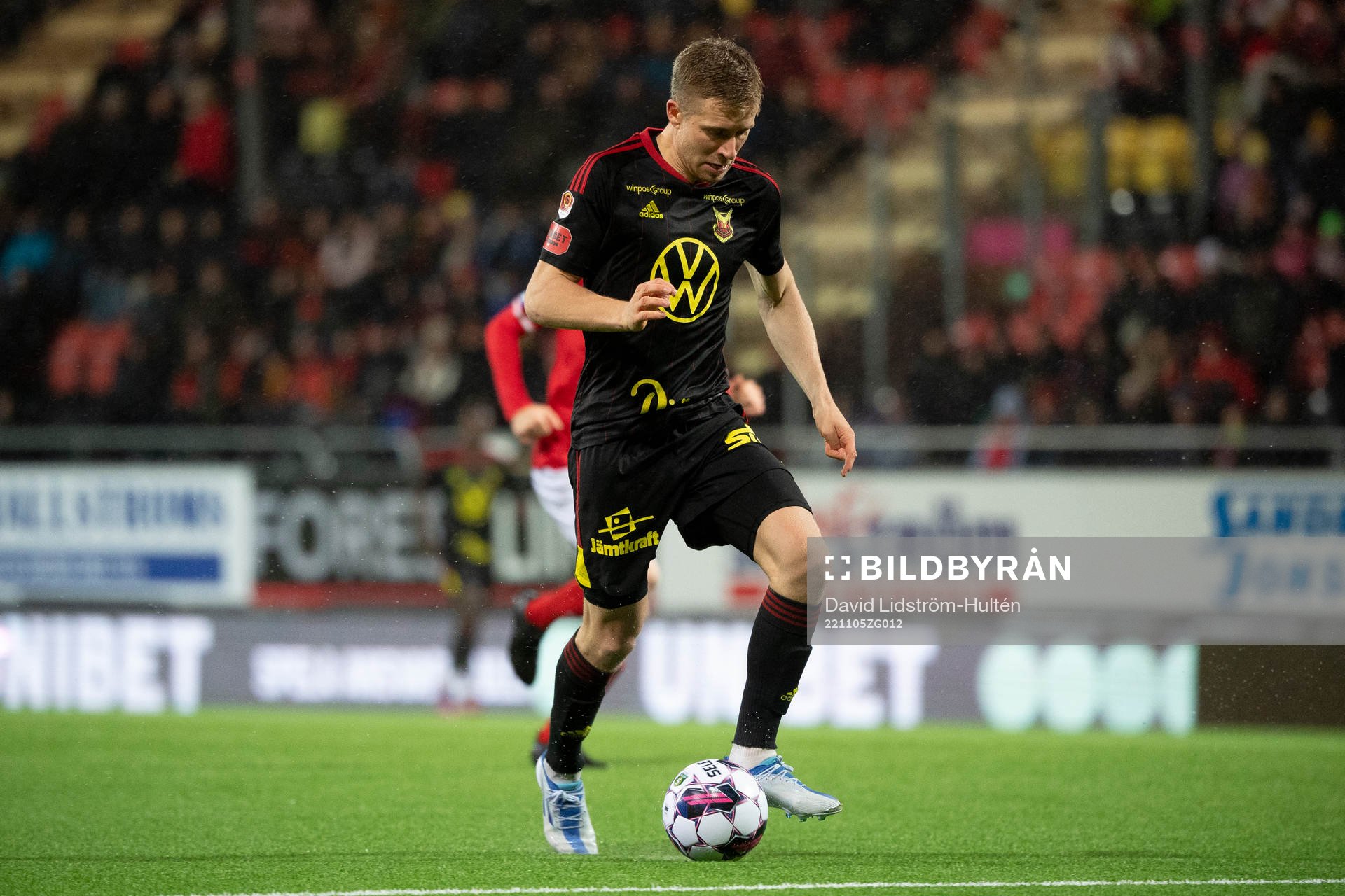 Östersunds Ludvig Fritzson under fotbollsmatchen i Superettan mellan Östersund och Norrby den 5 november 2022 i Östersund. 