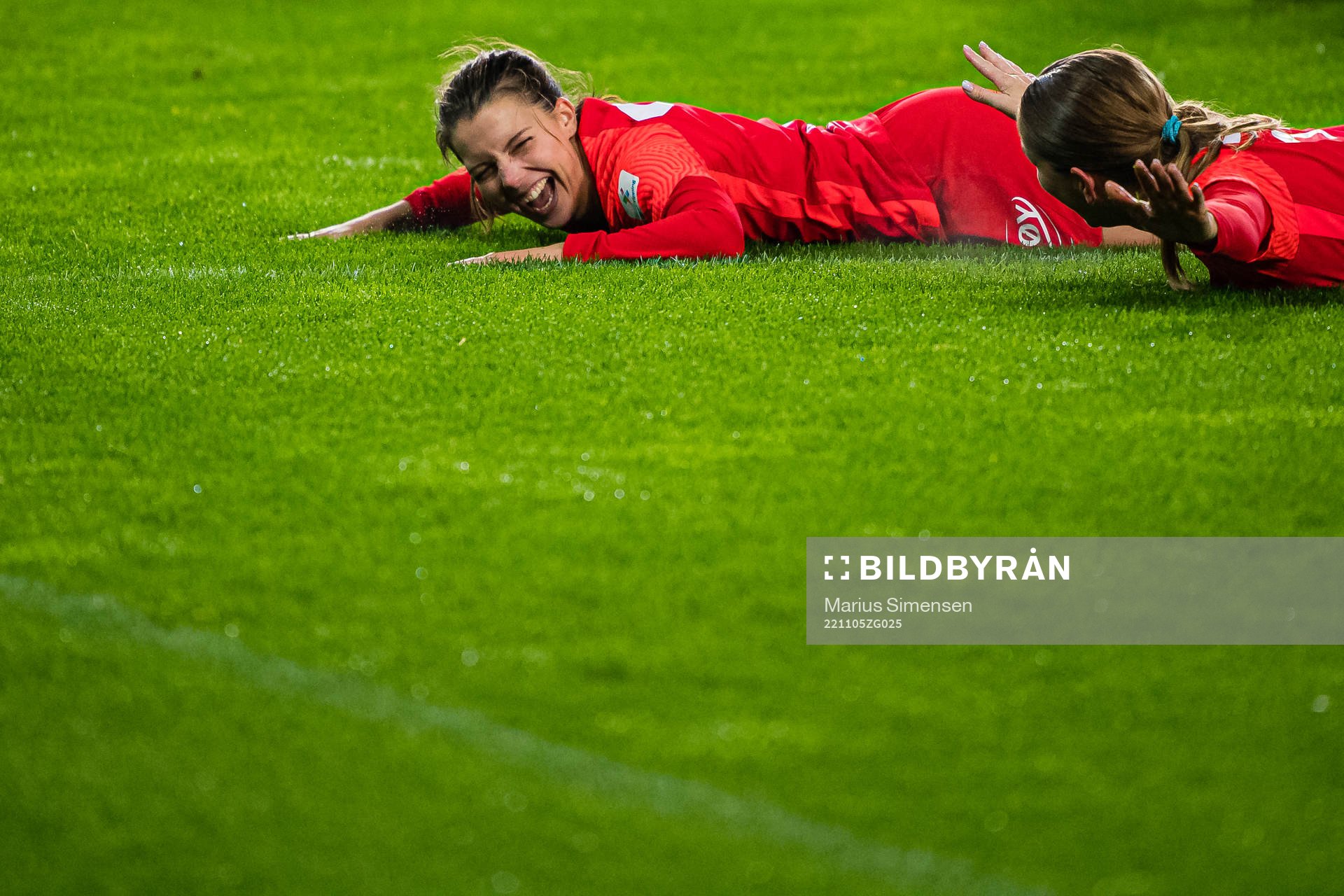Cecilie Redisch Kvamme and Ingrid Ryland of Brann celebrates