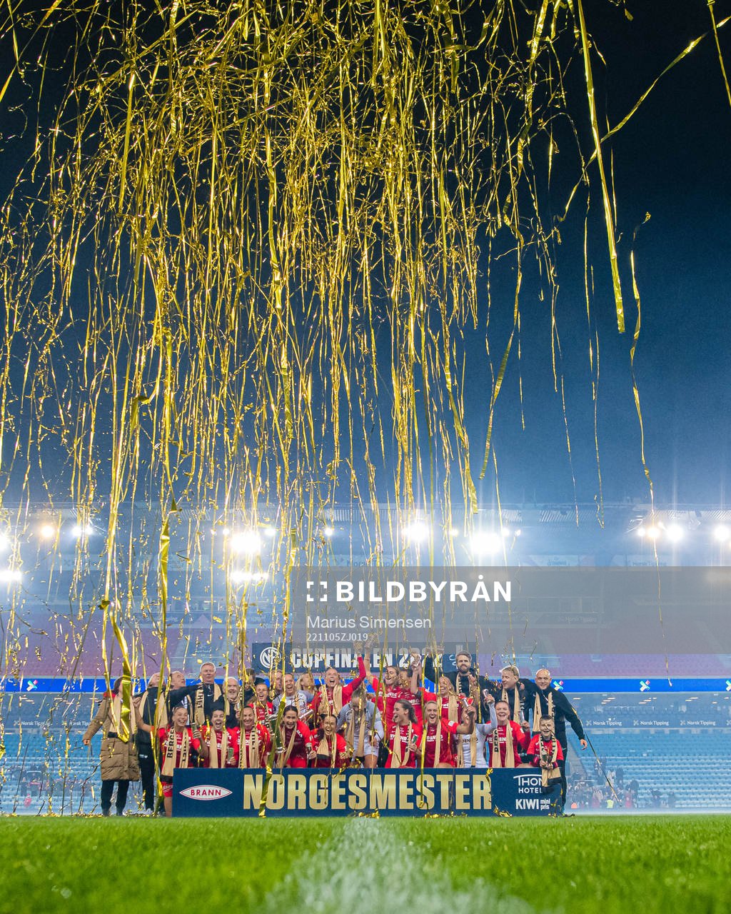 Players of Brann celebrates