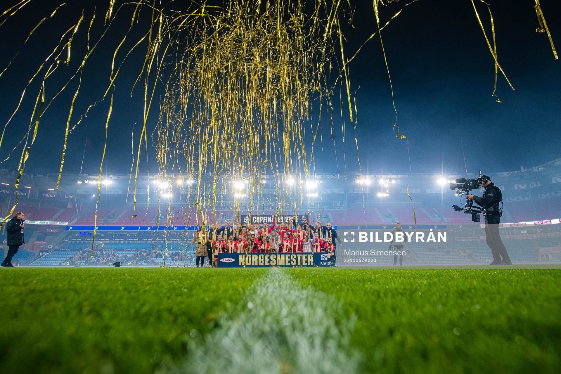 Players of Brann celebrates