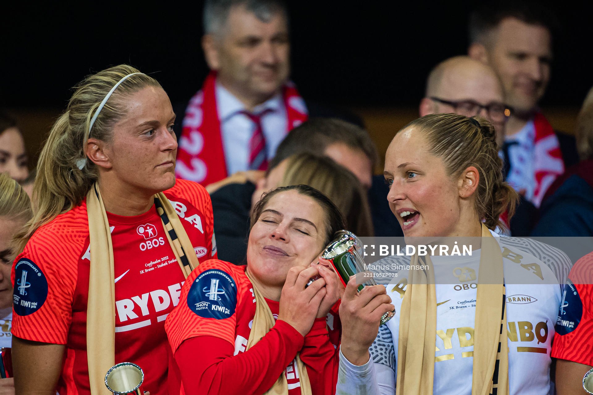 Maria Dybwad Brochmann, Cecilie Redisch Kvamme and Aurora