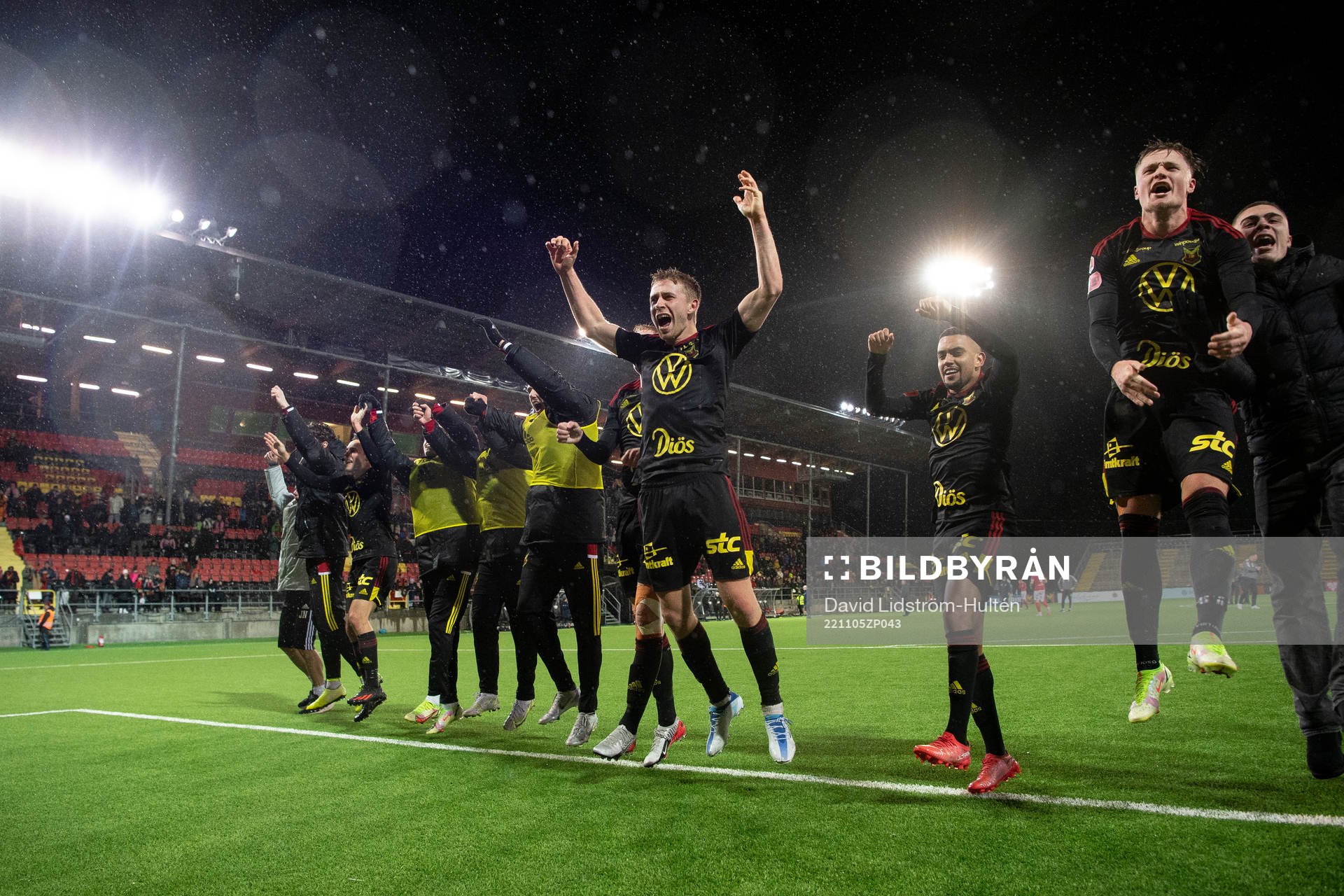 Östersunds spelare jublar