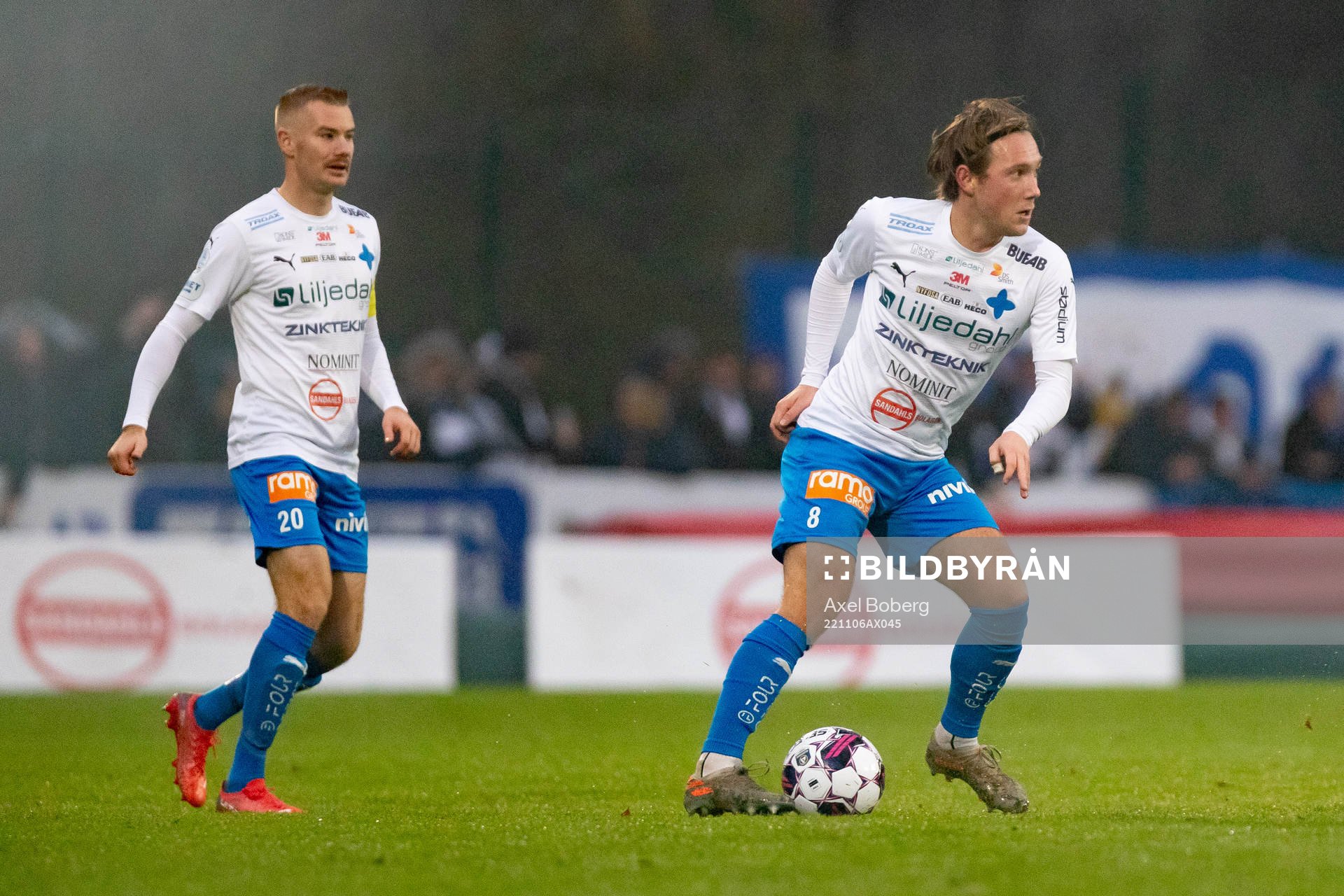 Värnamos William Kenndal under fotbollsmatchen i Allsvenskan mellan Värnamo och IFK Göteborg den 6 november 2022 i Värnamo. 