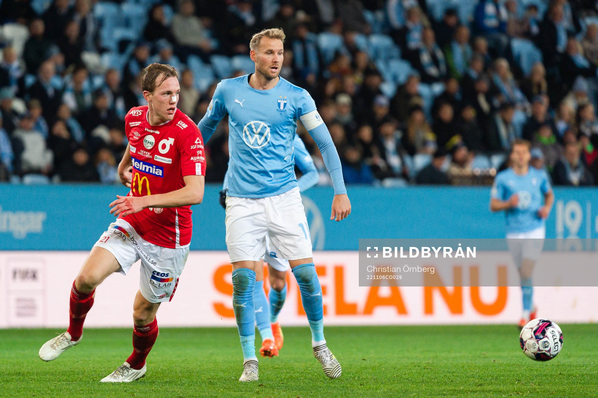Degerfors Adam Carlen och Malmö FFs Ola Toivonen