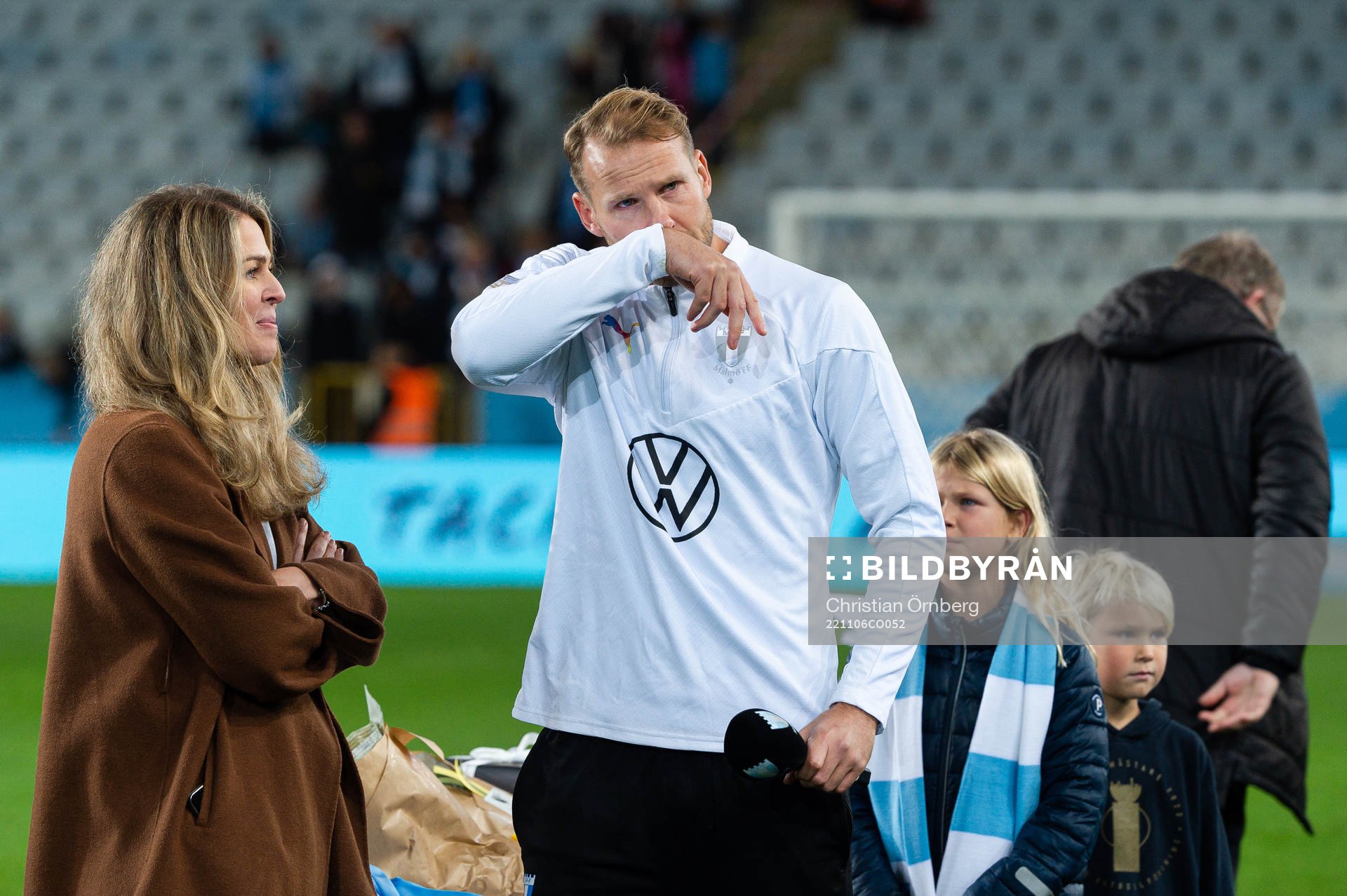 Malmö FFs Ola Toivonen avtackas efter fotbollsmatchen i Allsvenskan mellan Malmö FF och Degerfors den 6 november 2022 i Malmö. 