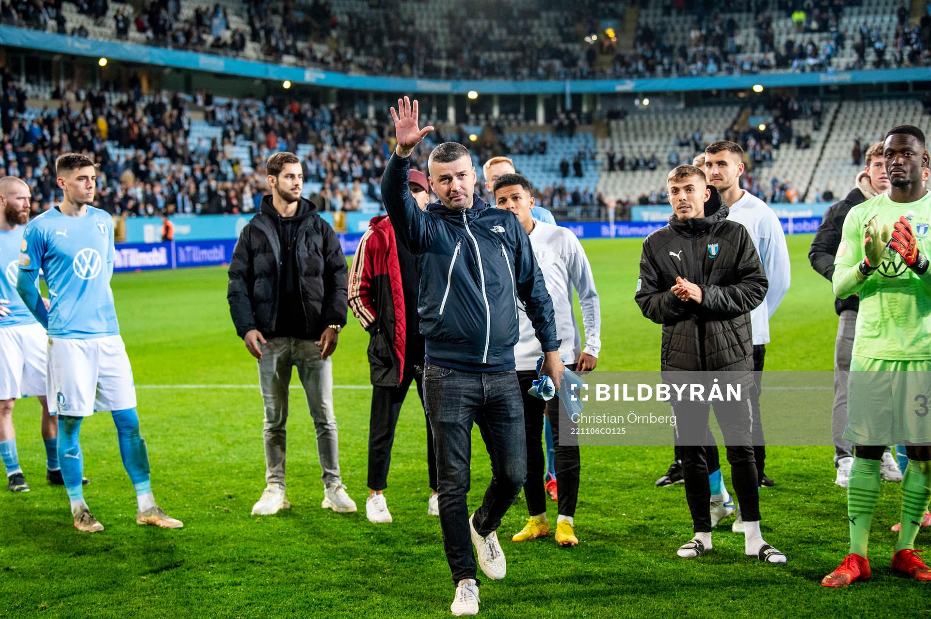 Malmös klackledaren Agron Hyseni avtackas