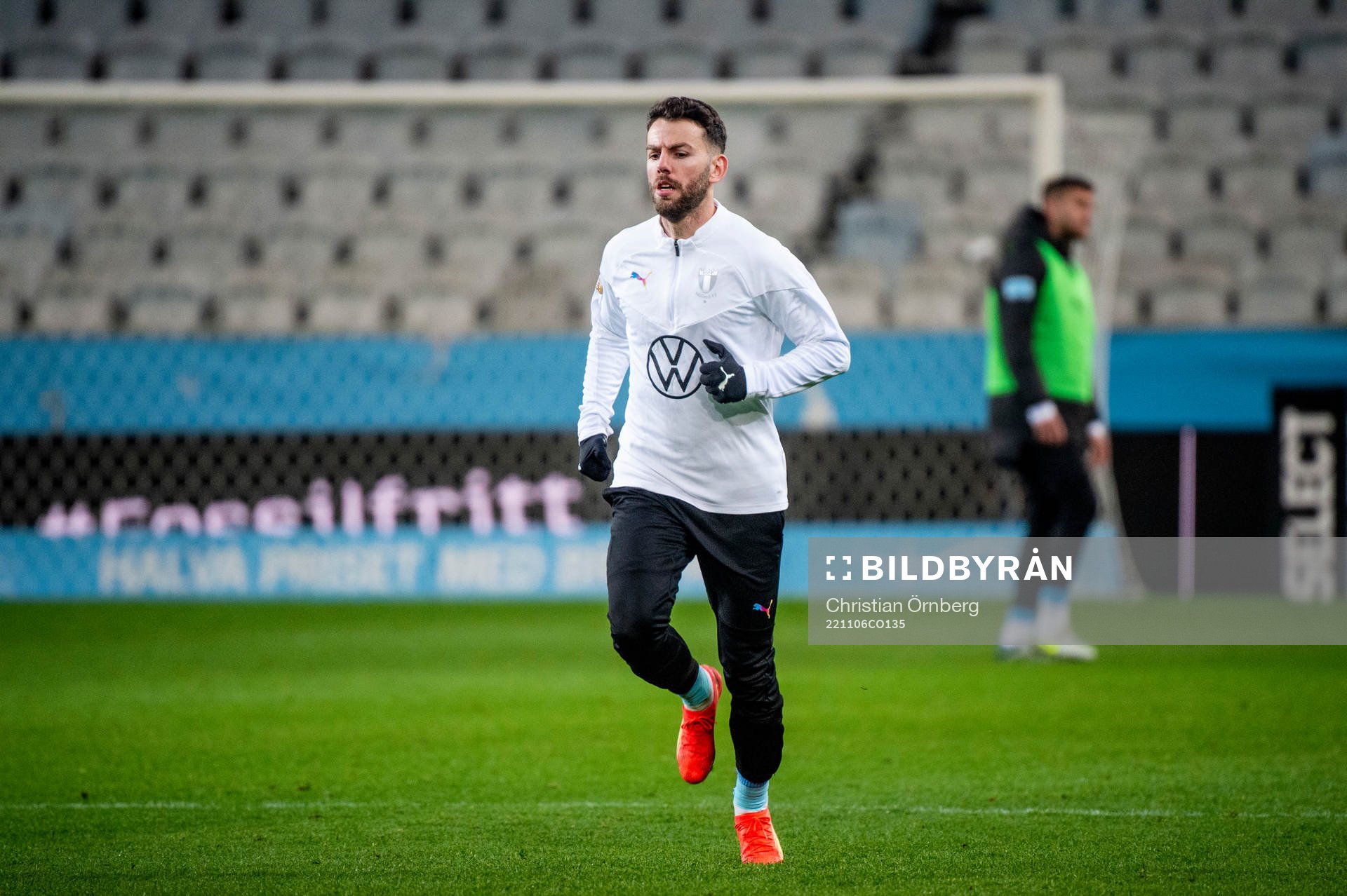 Malmö FFs Erdal Rakip värmer upp i halvtid