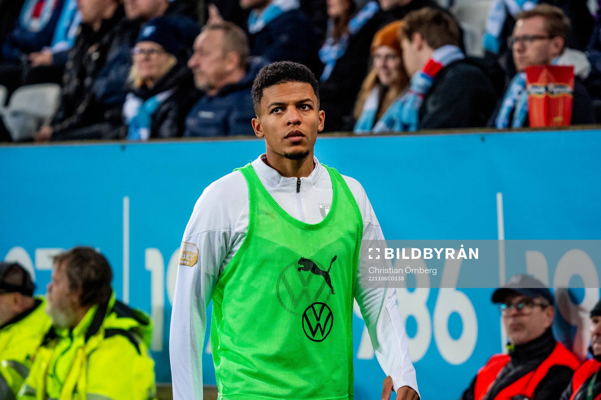 Malmö FFs Romain Gall värmer upp