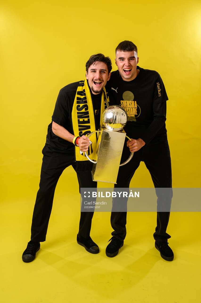 Häckens Filip Trpcevski och målvakt Sebastian Banozic