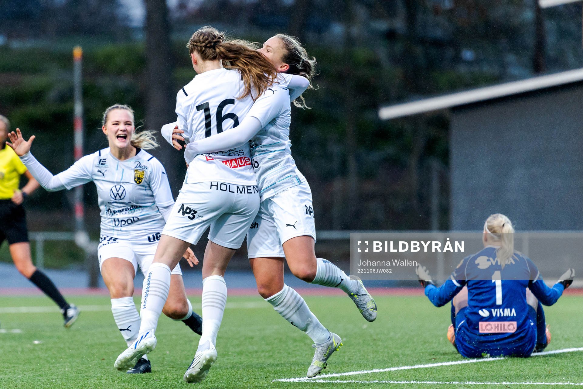 Umeås Alma Davis, Thea Bäckström och Lotta Anderhed