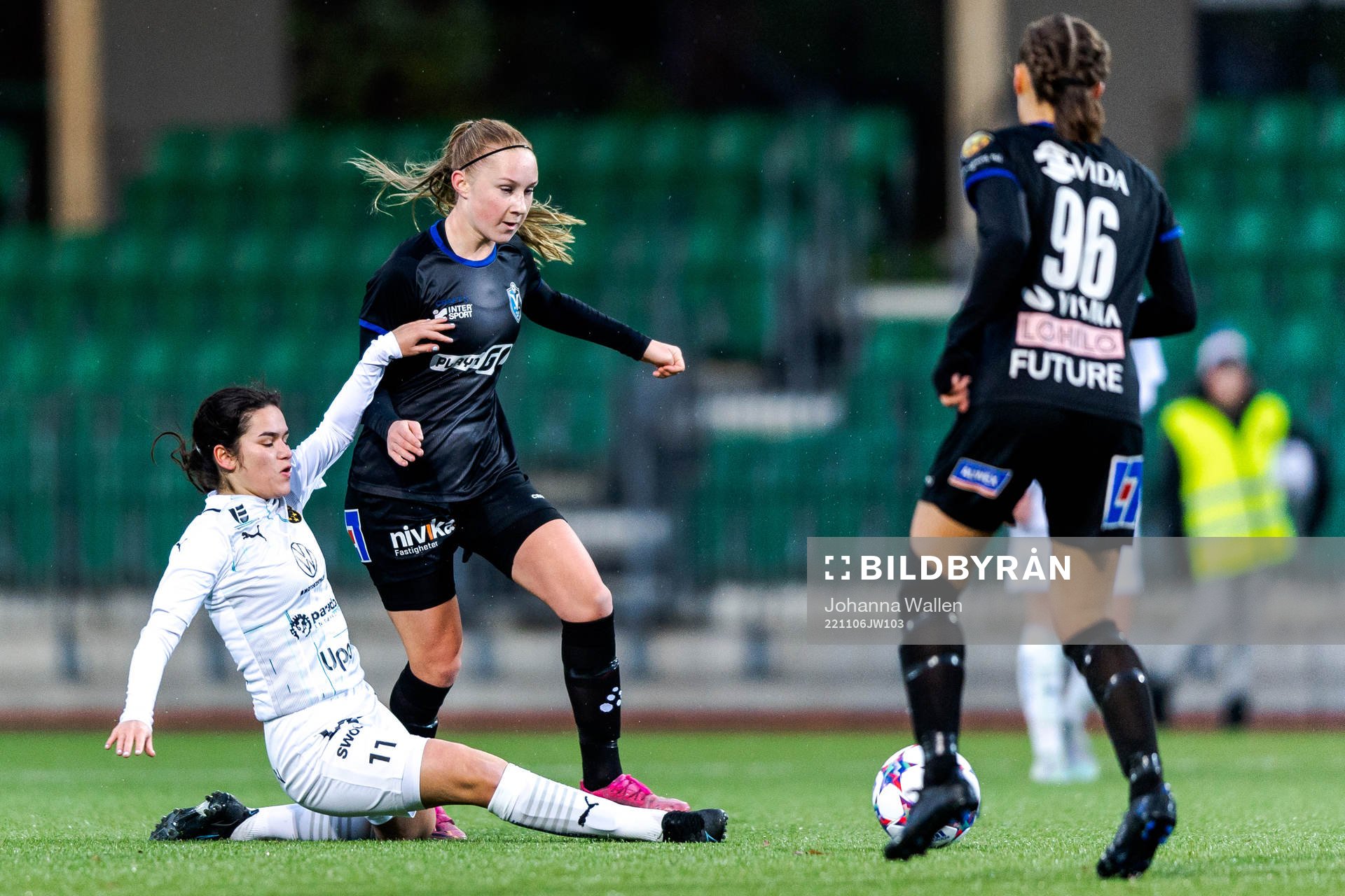 Umeås Estela Lestander mot Växjös Freja Ekstrand och