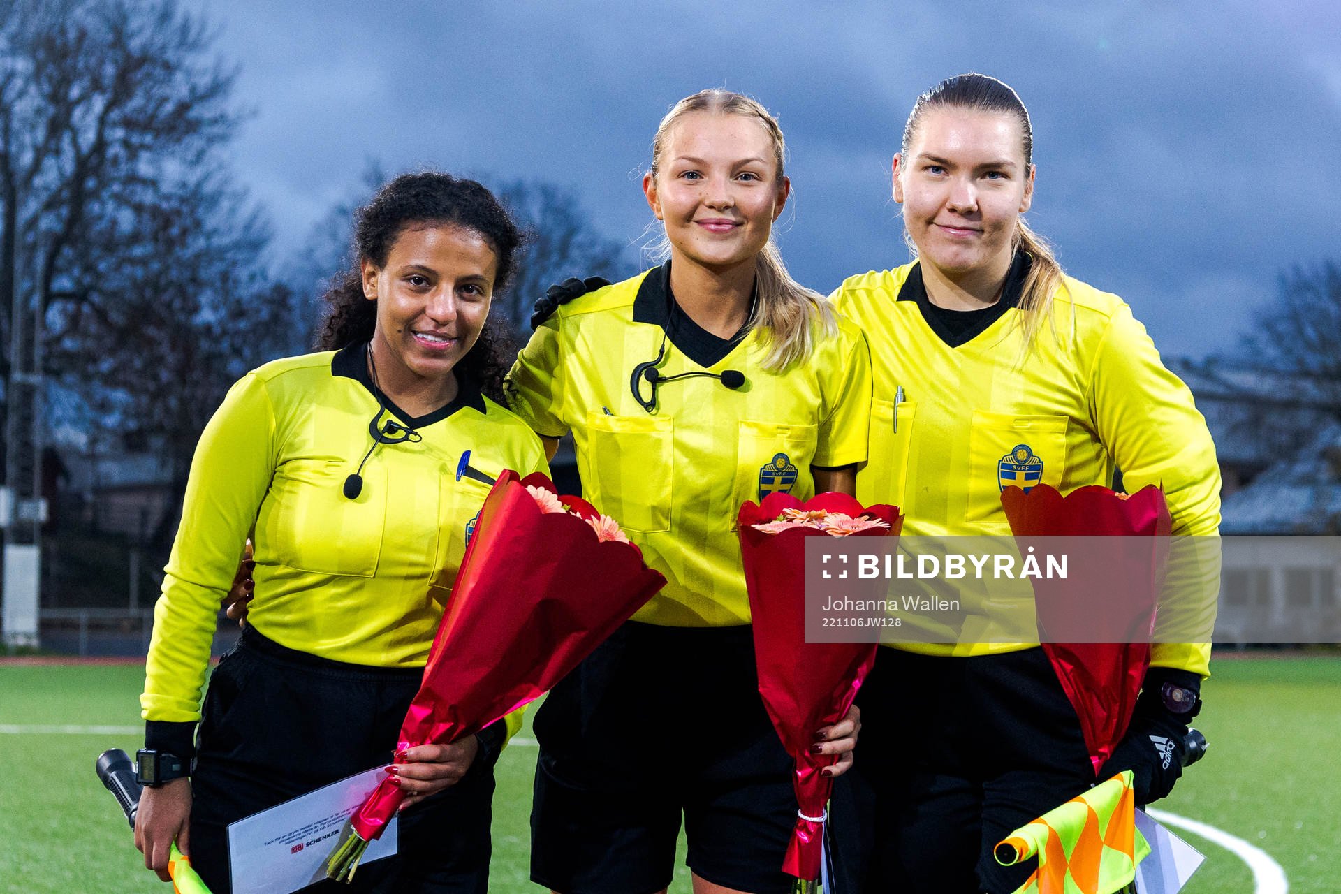 Domarna Mimmi Damtew, Amanda Nylund Karman och Moa Wettby