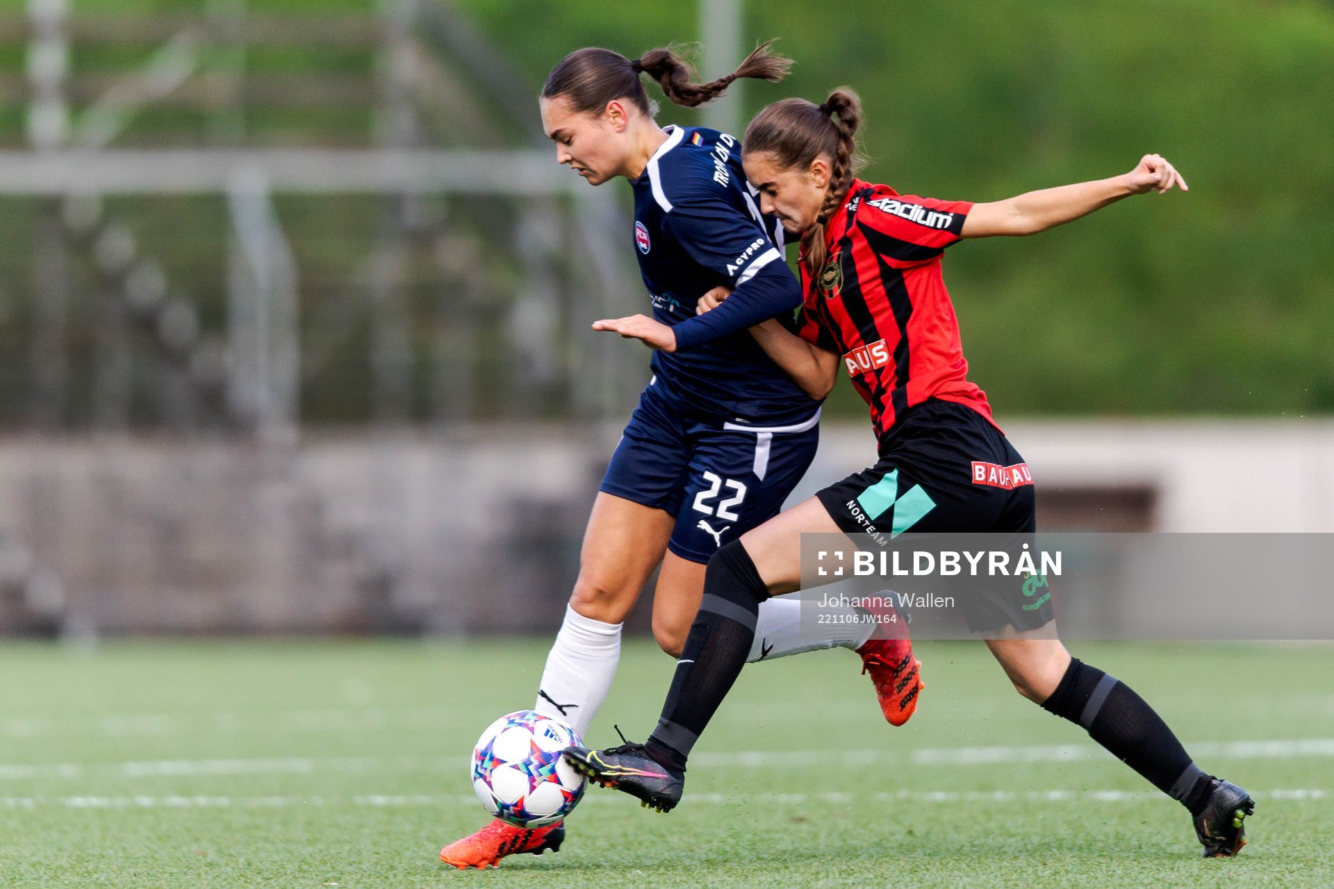 FC Rosengårds Siri Theilgaard-Mönch och Brommapojkarnas