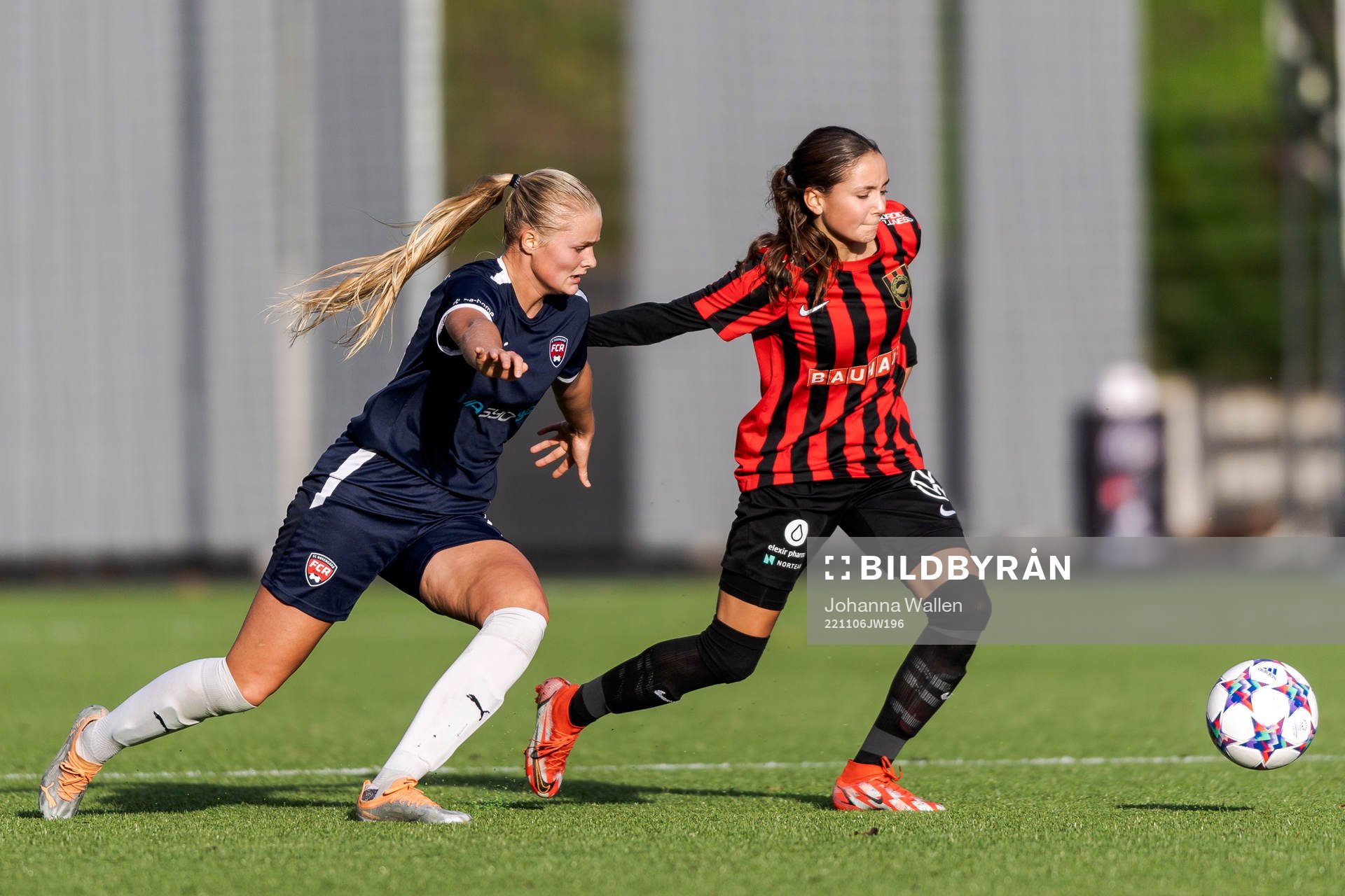 FC Rosengårds Hanna Stenberg och Brommapojkarnas Vera Blom
