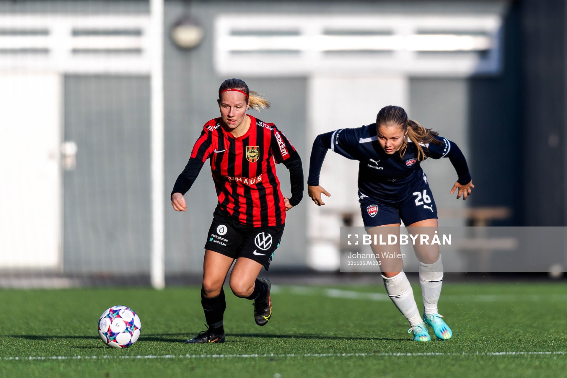 Brommapojkarnas Klara Bengtsson och FC Rosengårds Tilde