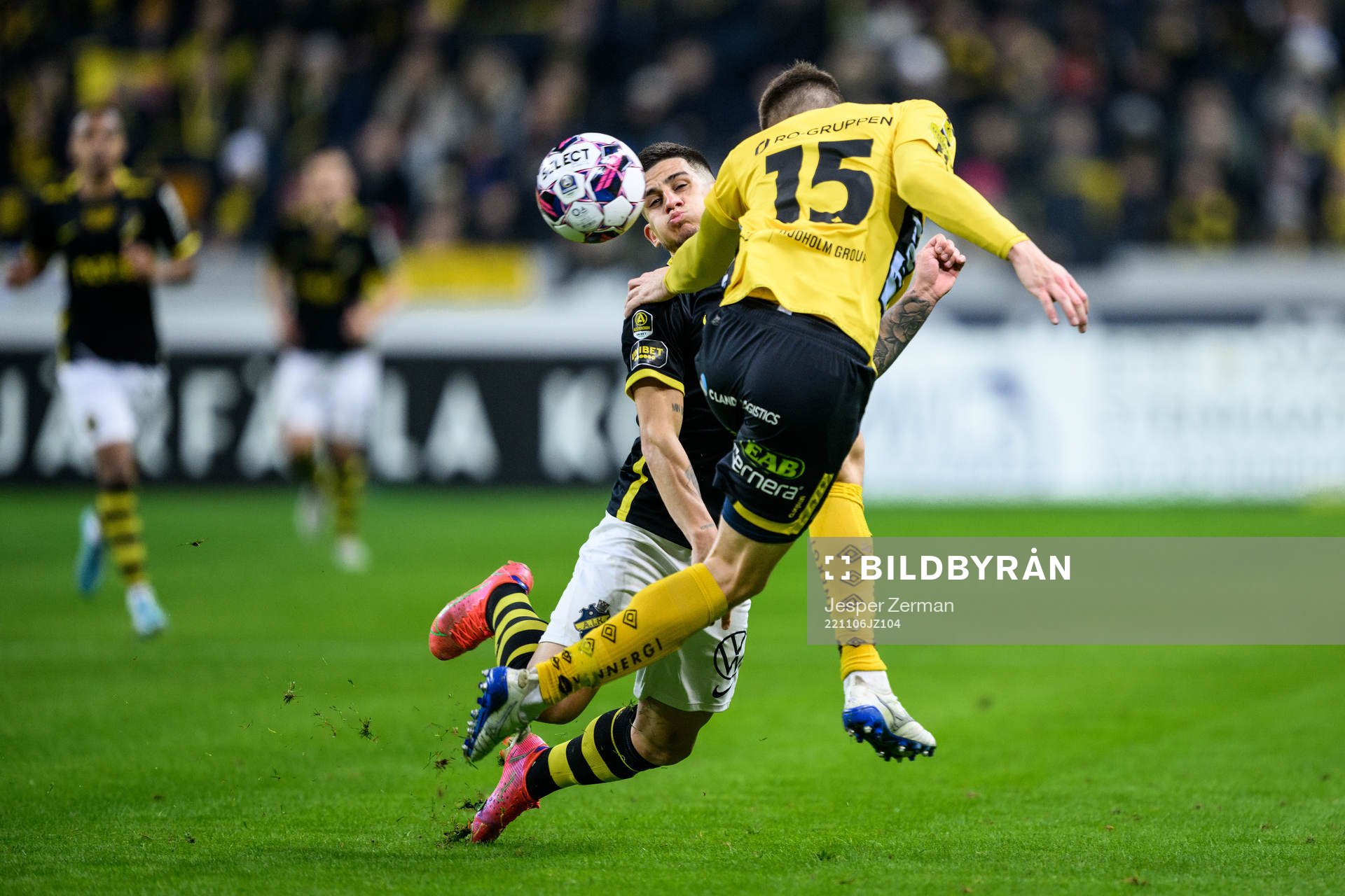 AIKs Nicolas Stefanelli och Elfsborgs Leo Väisänen