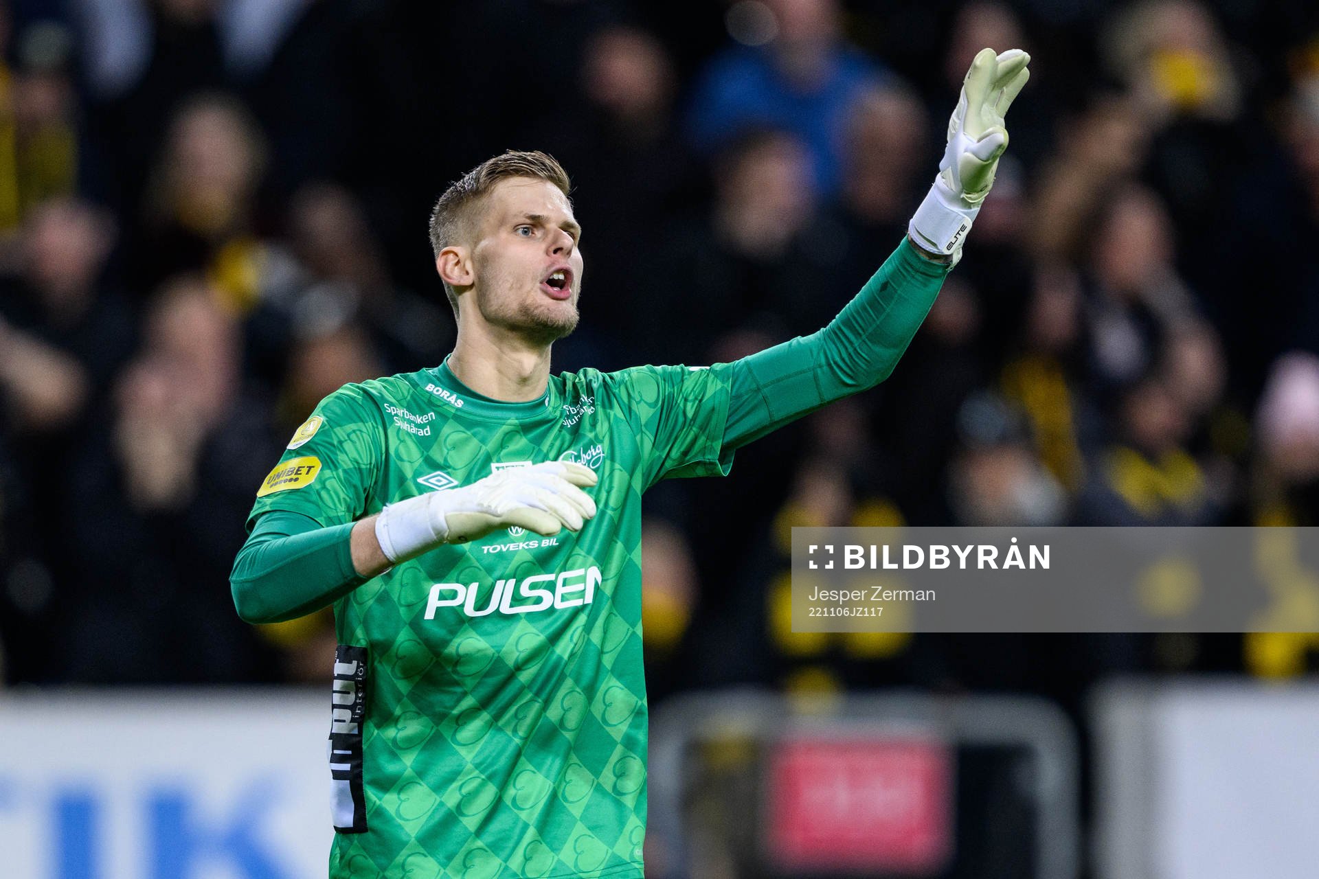 Elfsborgs målvakt Tim Rönning under fotbollsmatchen i Allsvenskan mellan AIK och Elfsborg den 6 november 2022 i Stockholm. 