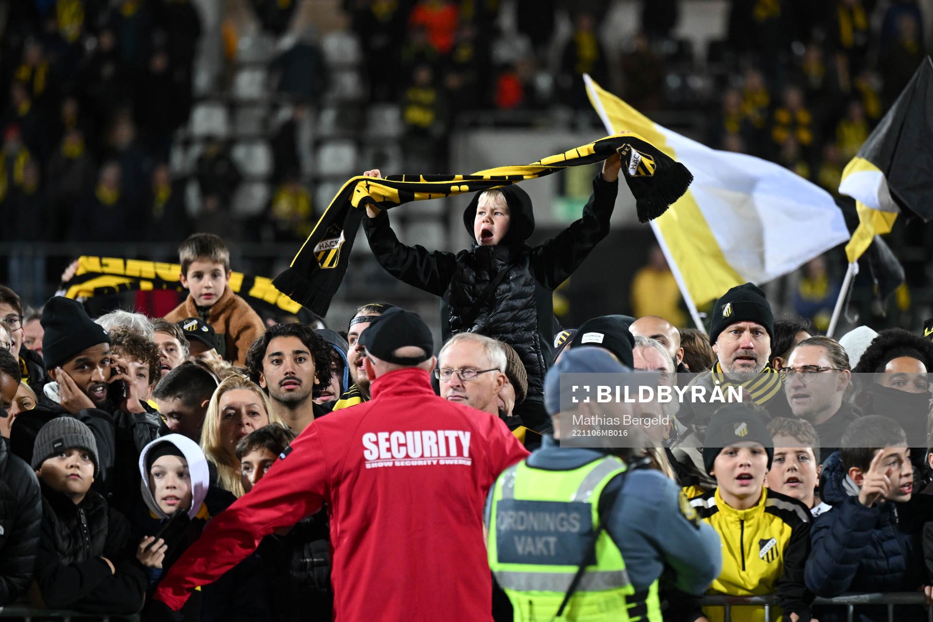 Häckens supportar jublar
