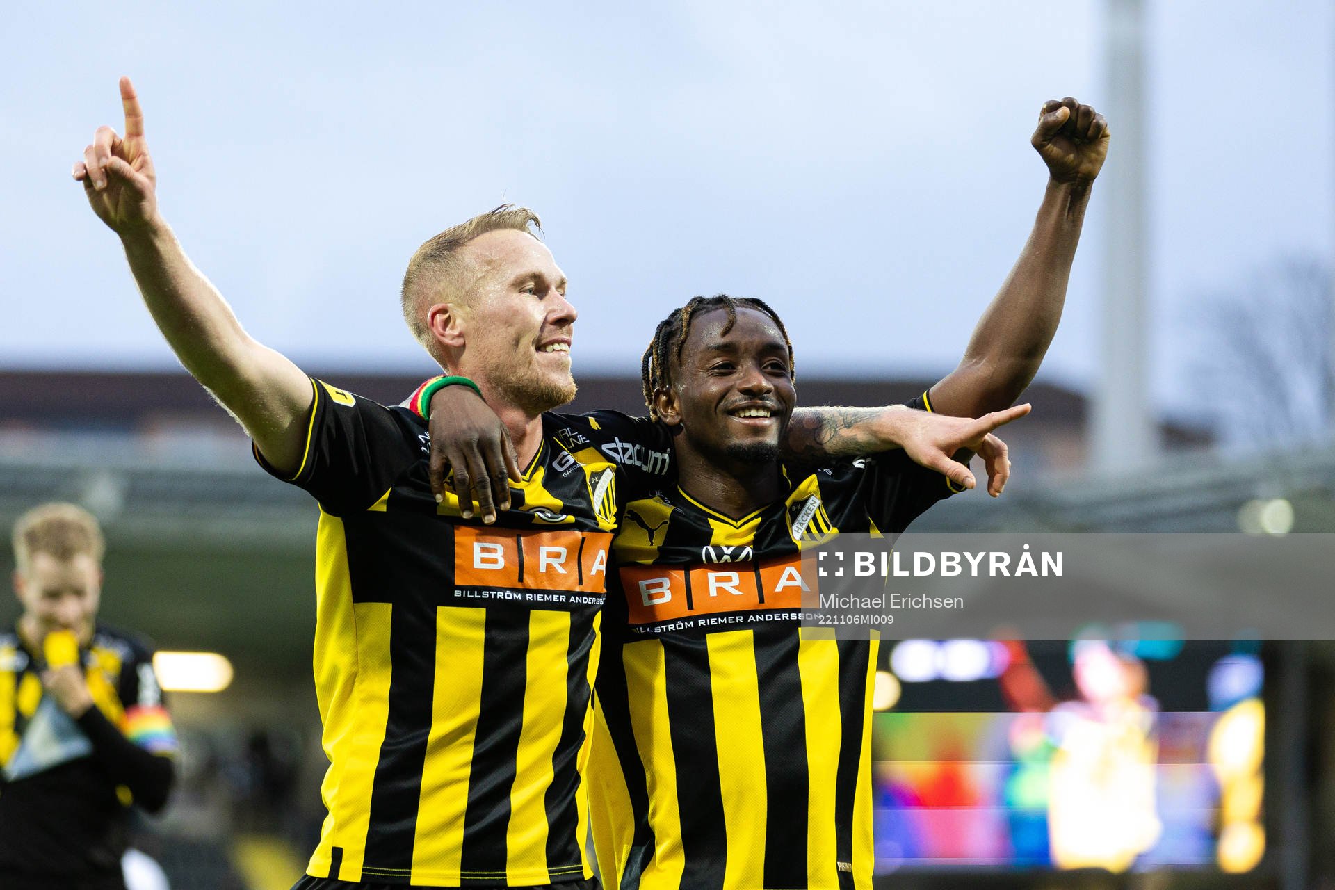 Häckens Mikkel Rygaard Jensen och Ibrahim Sadiq jublar