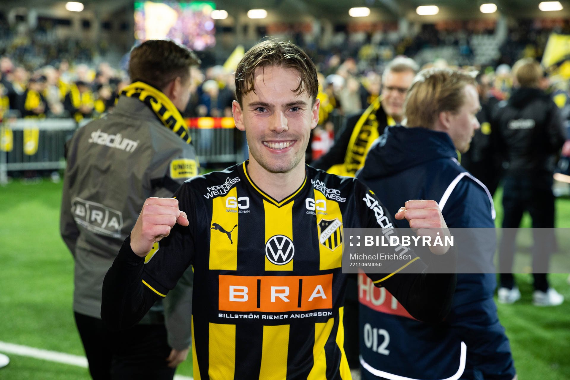 Häckens Lars Olden Larsen jublar