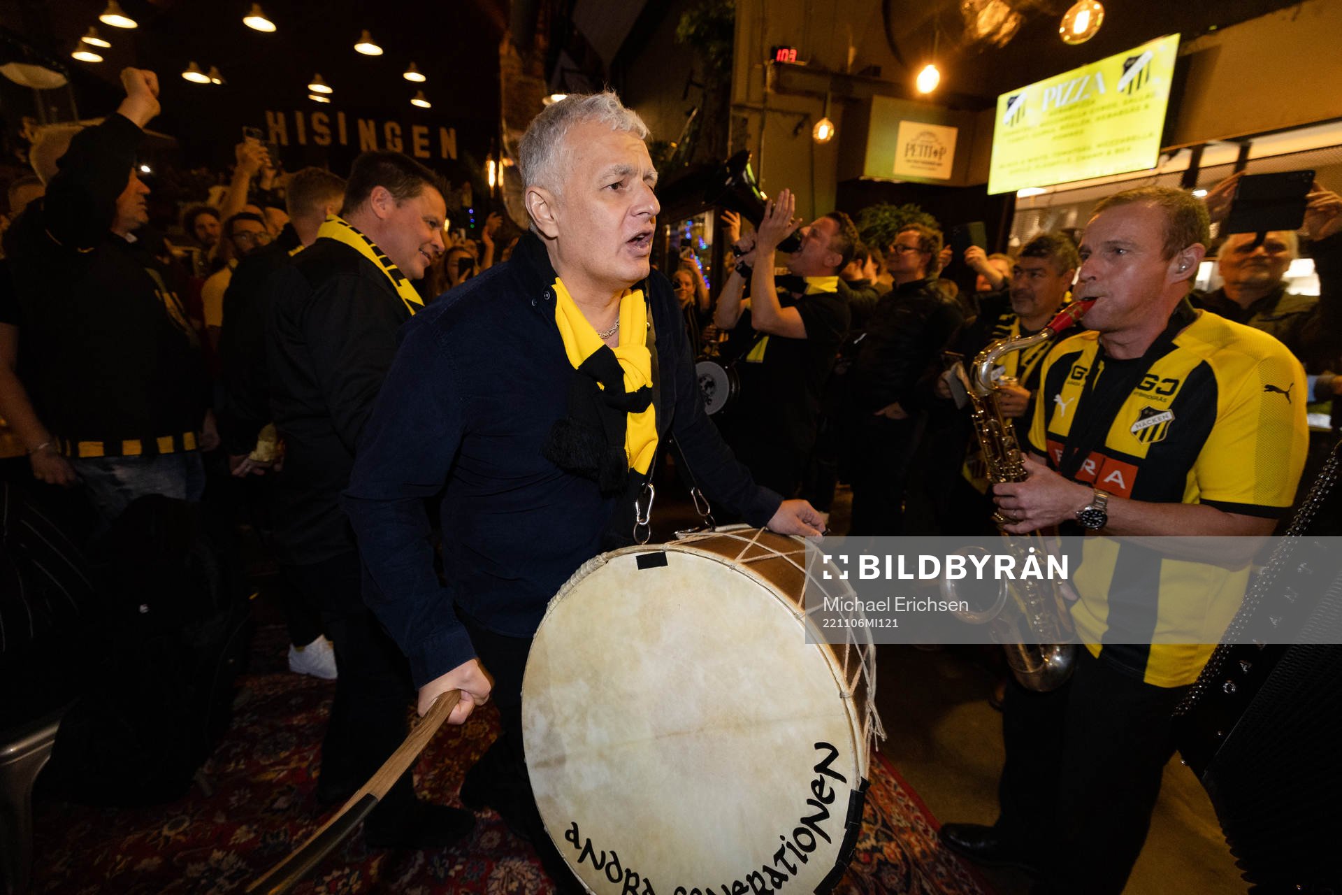 Bandet Andra Generationen uppträder under guldbanketten efter vinsten i Allsvenskan i fotboll den 6 november 2022 i Göteborg. 