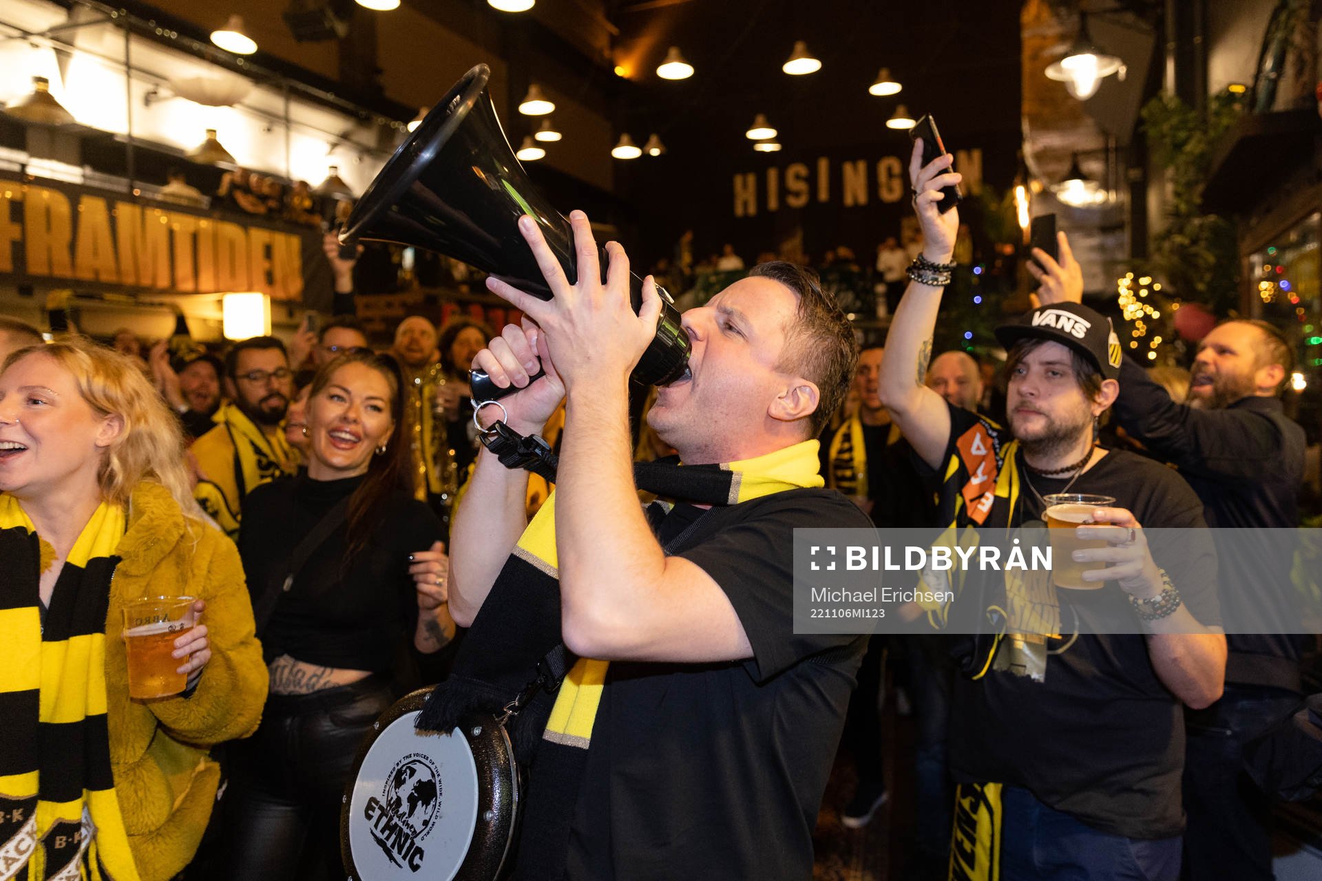 Bandet Andra Generationen uppträder under guldbanketten efter vinsten i Allsvenskan i fotboll den 6 november 2022 i Göteborg. 
