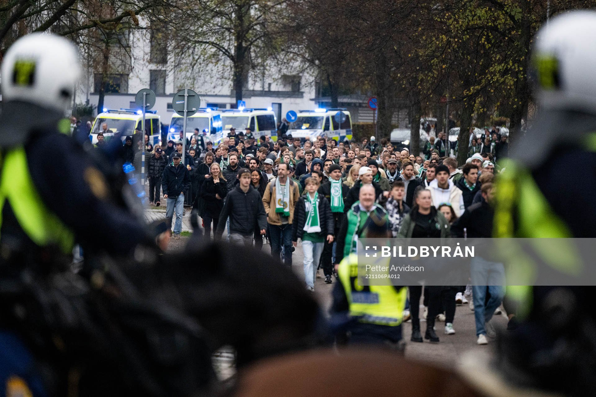 Hammarbys supportrar anländer