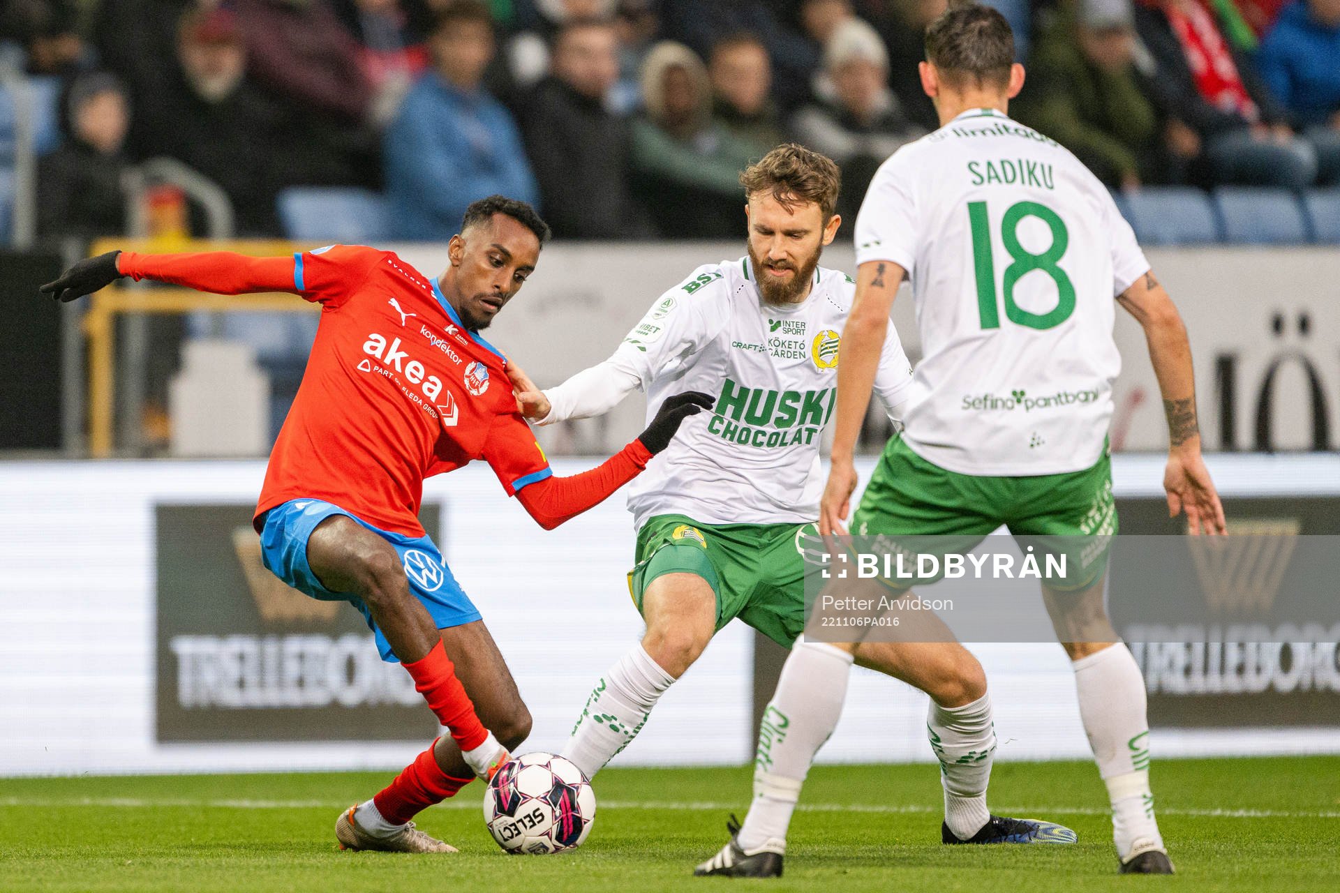 Helsingborgs Taha Ali och Hammarbys Simon Sandberg