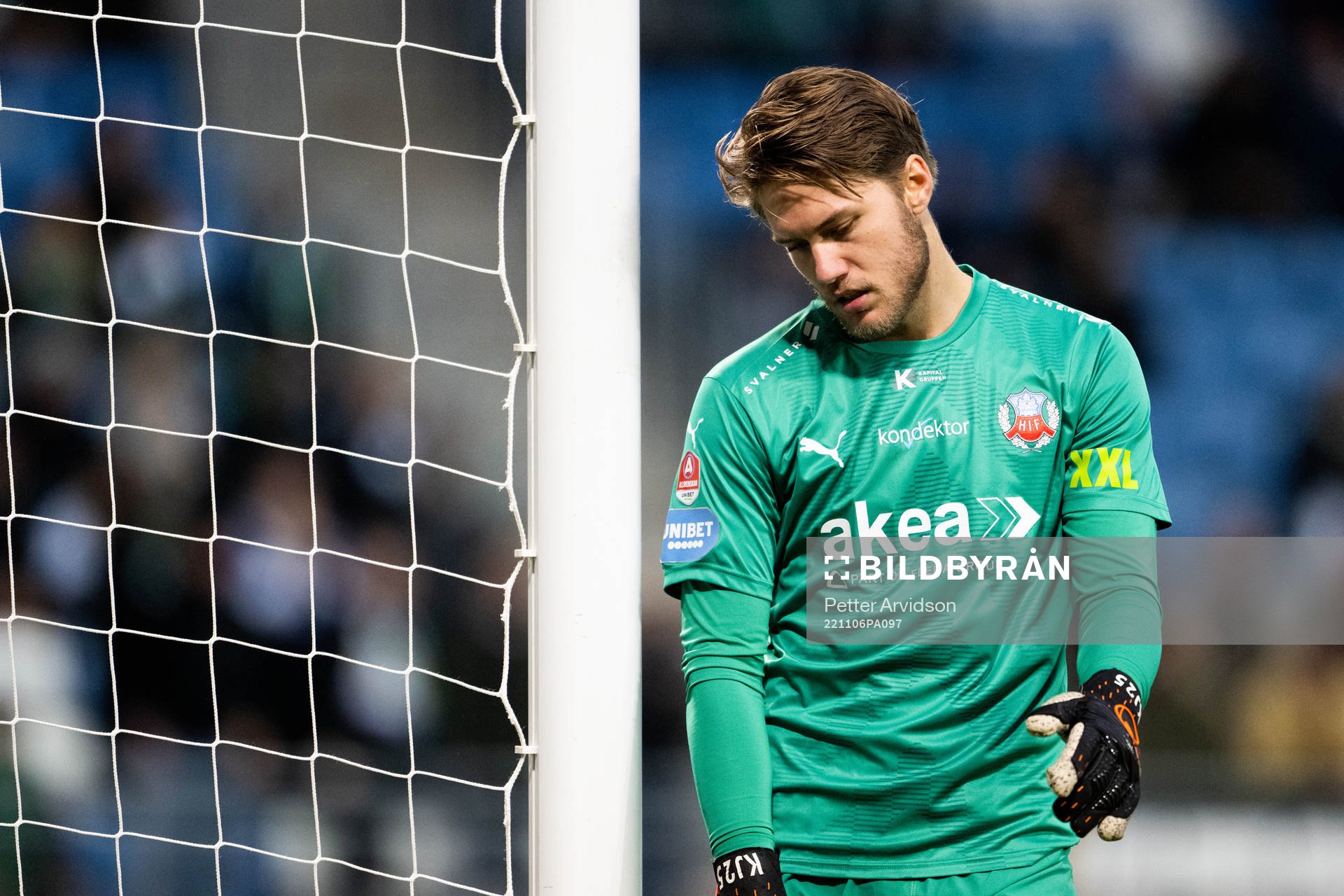 Helsingborgs målvakt Kalle Joelsson deppar