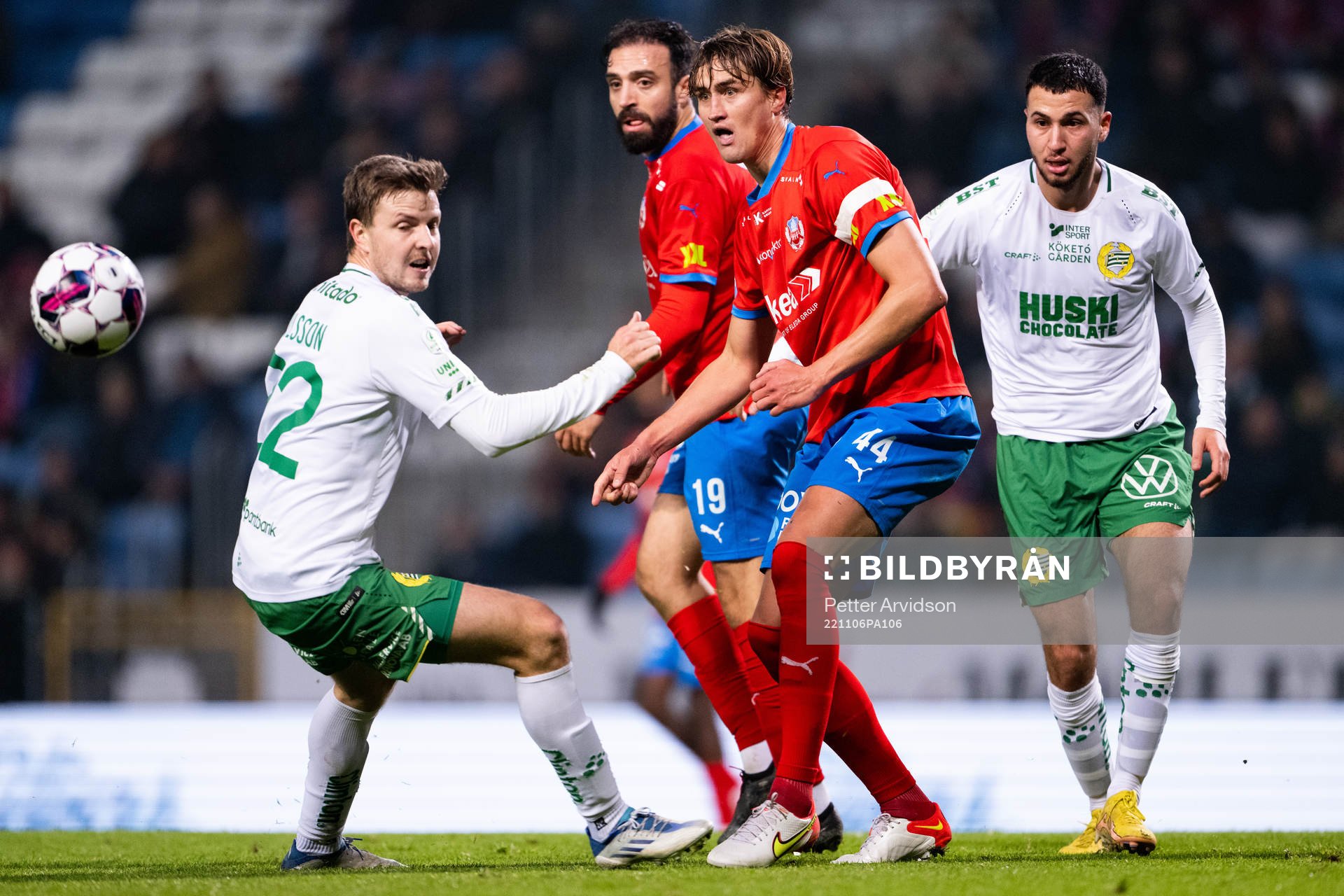 Helsingborgs Thomas Rogne mot Hammarbys Joel Nilsson och