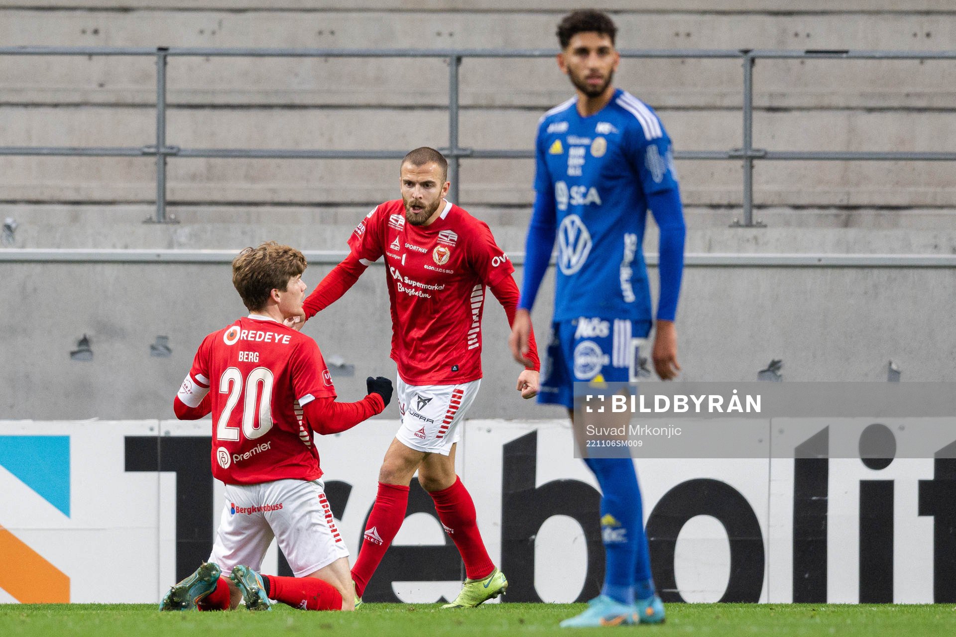 Kalmars Oliver Berg och Filip Sachpekidis jublar
