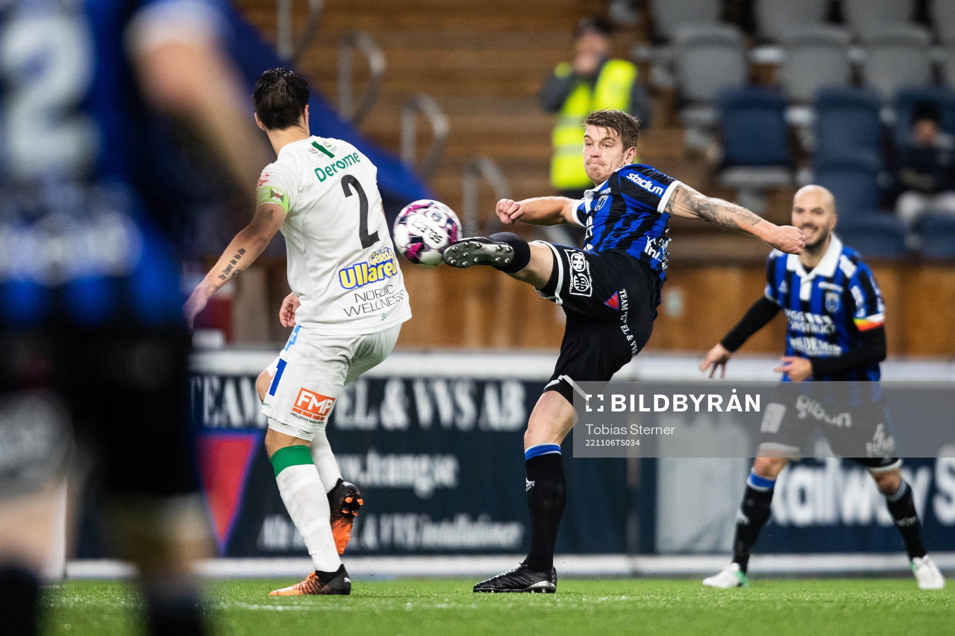 Sirius Marcus Klingenberg Mathisen gör 2-3 under fotbollsmatchen i Allsvenskan mellan Sirius och Varberg den 6 november 2022 i Uppsala. 