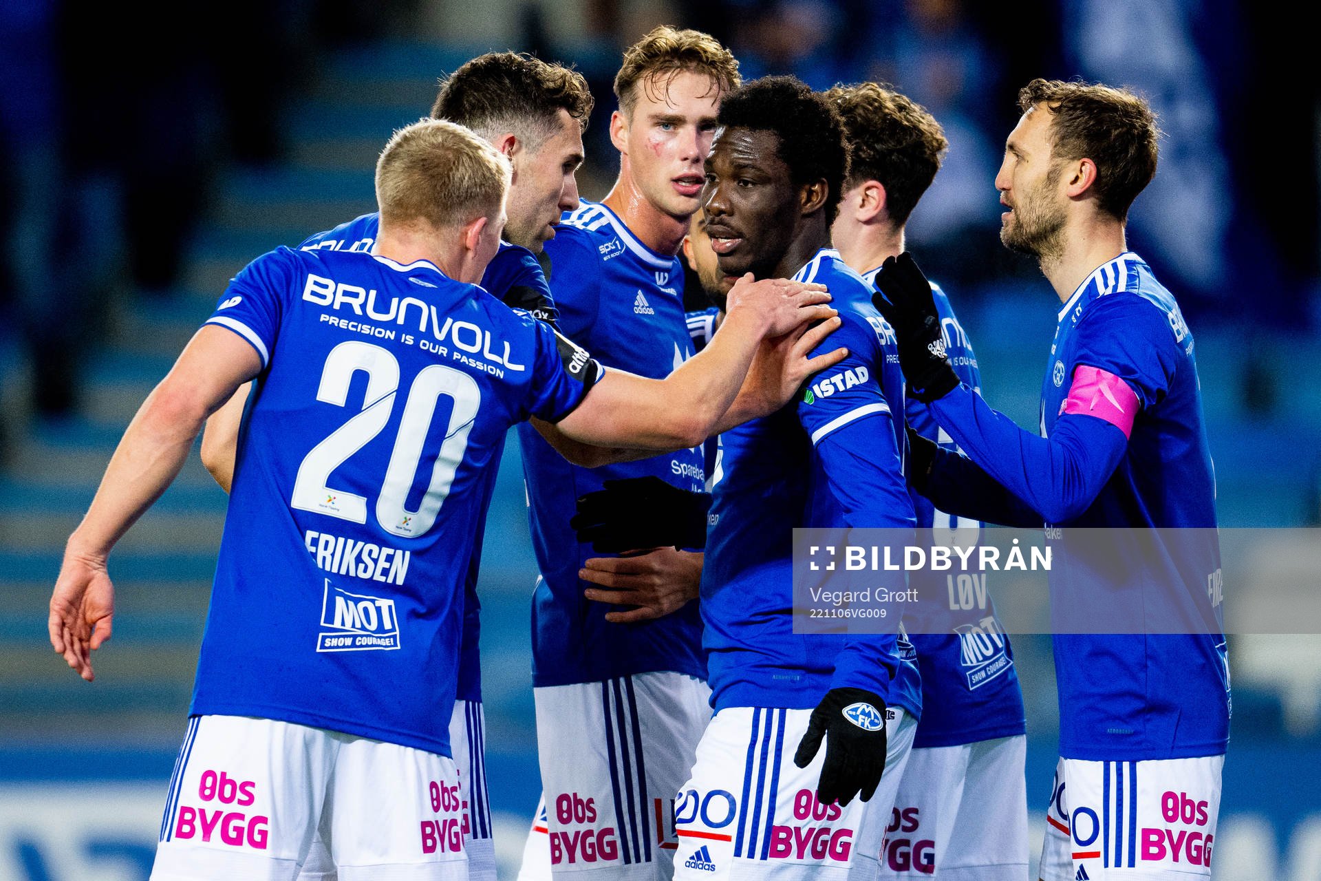 Datro David Fofana of Molde celebrates with Magnus Wolff