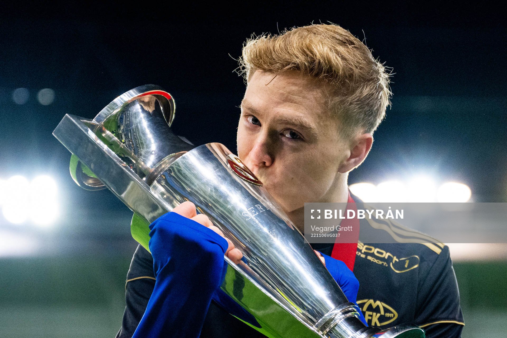 Ola Brynhildsen of Molde kisses the trophy