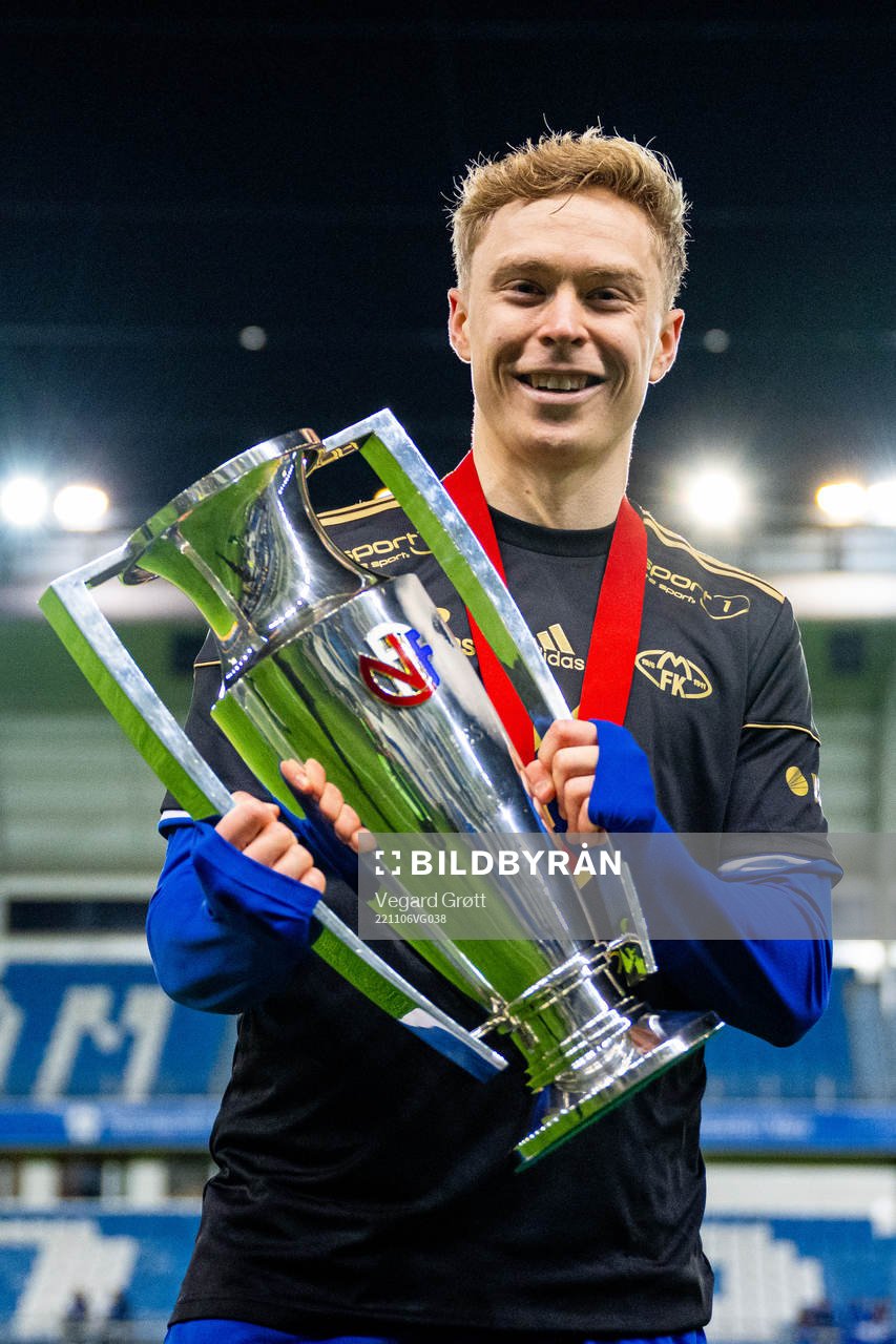 Ola Brynhildsen of Molde celebrates with the trophy