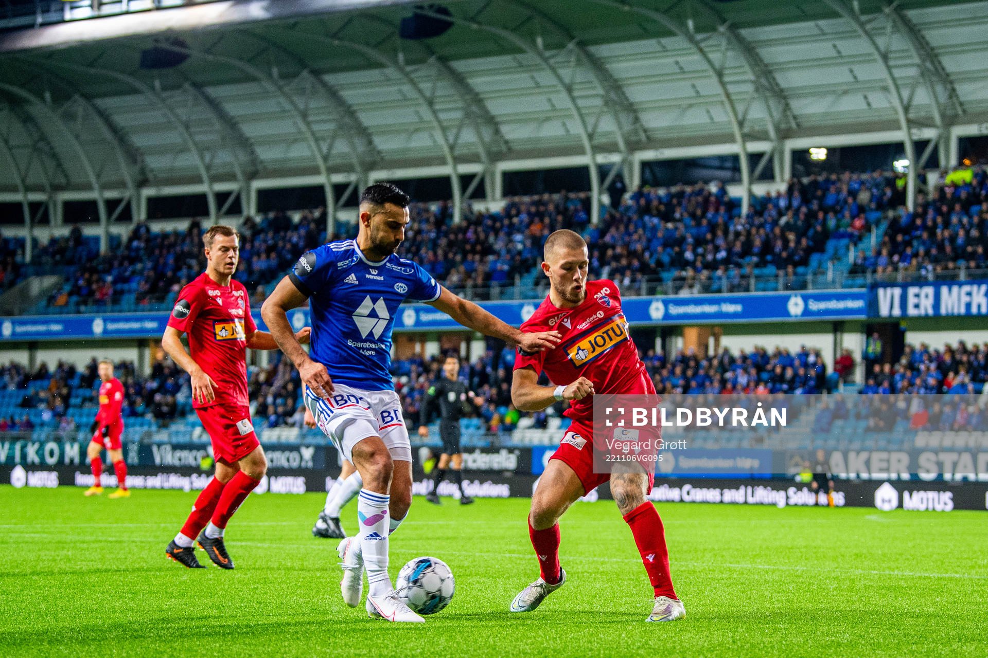 Etzaz Muzafar Hussain of Molde and Ian Smeulers of