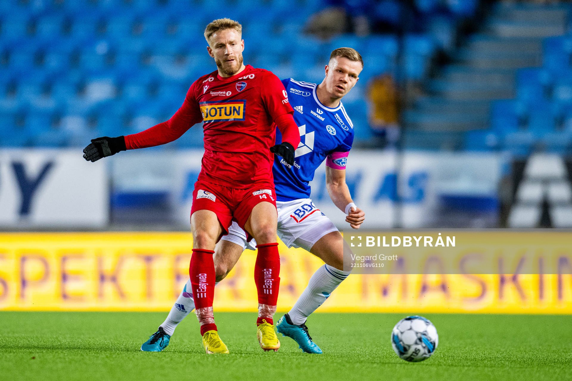 Alexander Ruud Tveter of Sandefjord and Eirik Haugan of Molde during the Eliteserien football match between Molde and Sandefjord on November 6, 2022 in Molde. 