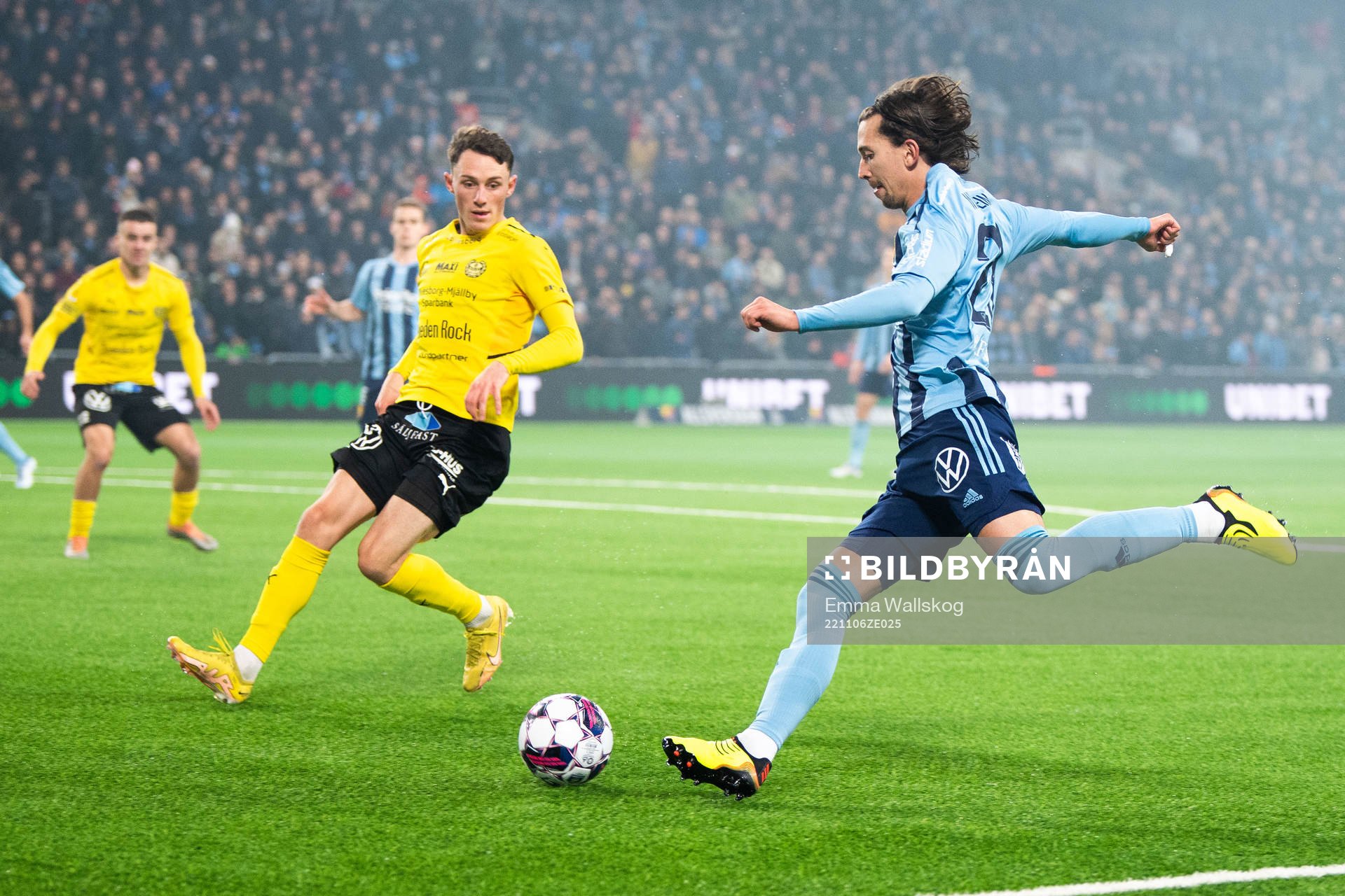 Mjällbys Jesper Gustavsson och Djurgårdens Gustav Wikheim