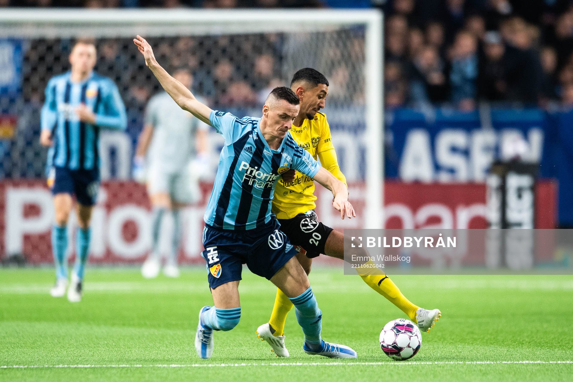 Djurgårdens Haris Radetinac och Mjällbys Amir Al-Ammari