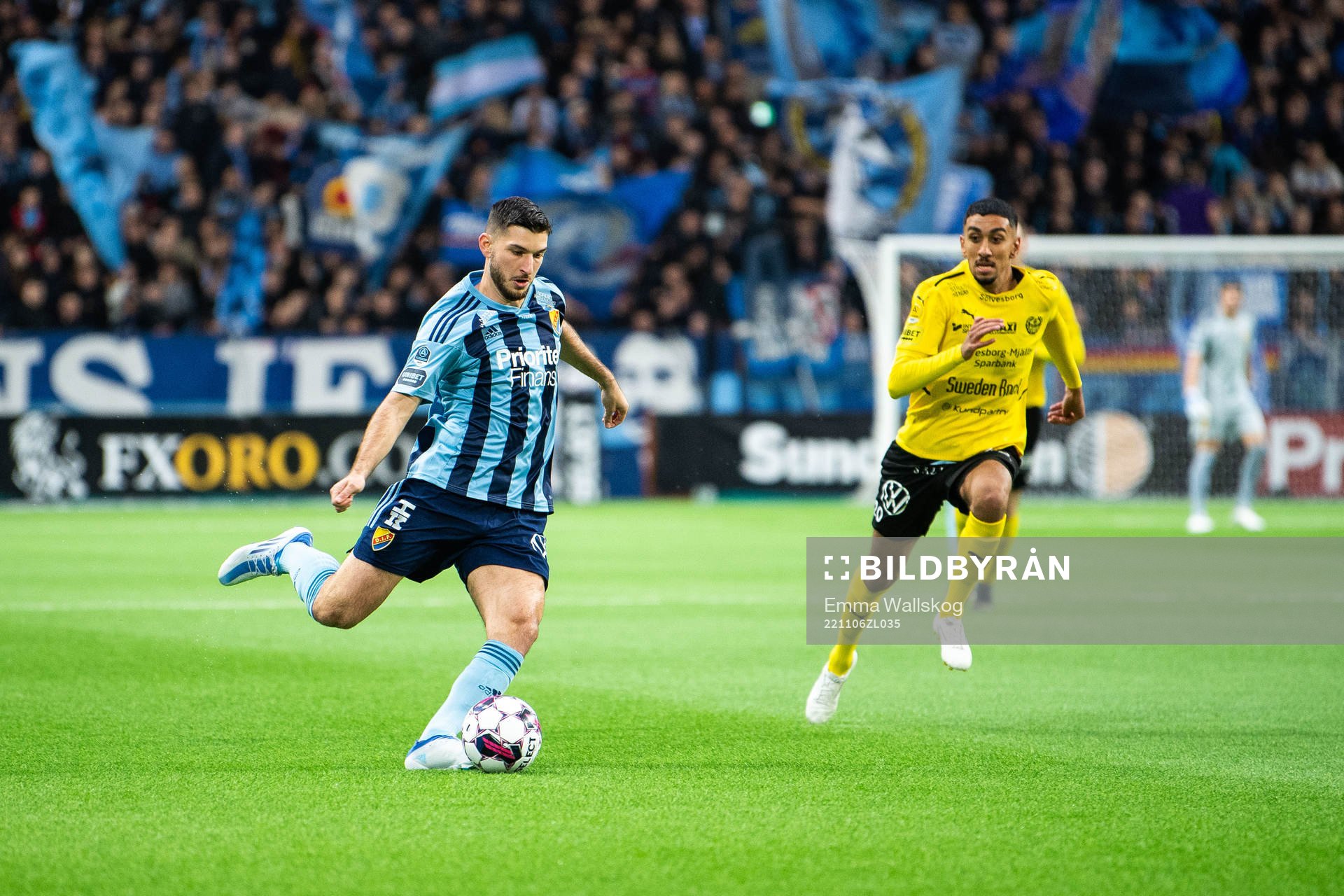 Djurgårdens Besard Sabovic och Mjällbys Amir Al-Ammari