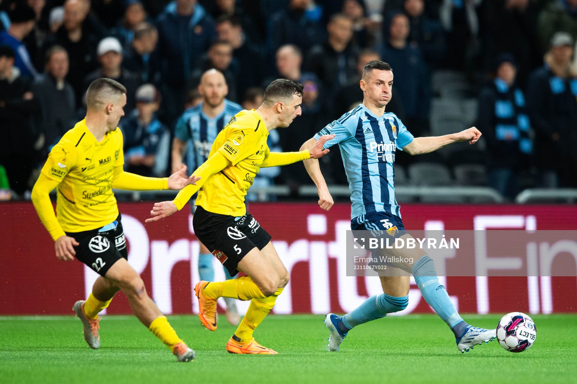 Mjällbys Jesper Gustavsson och Jetmir Haliti mot