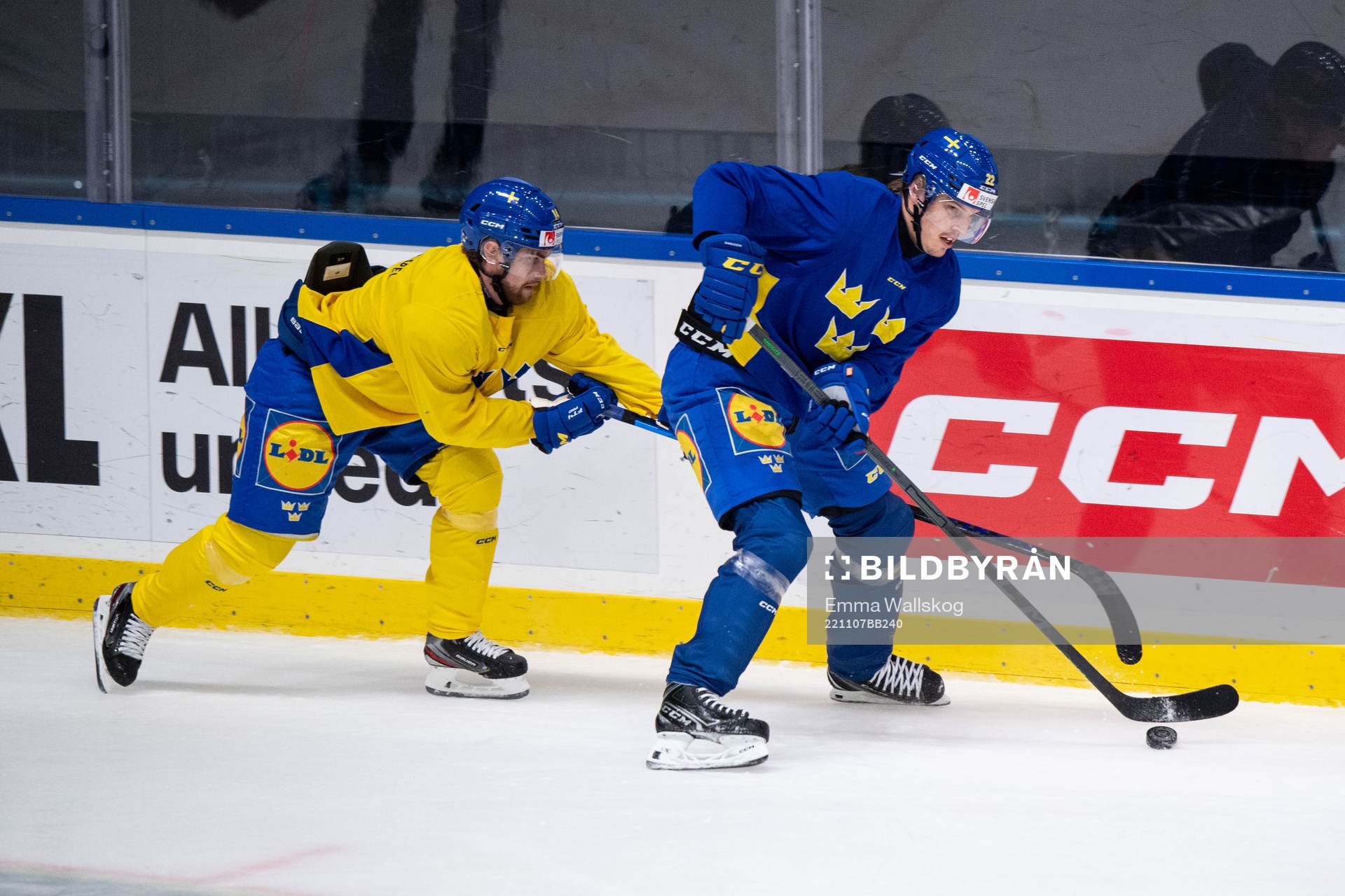 Oskar Lang and Jonathan Johnson of Sweden at a training