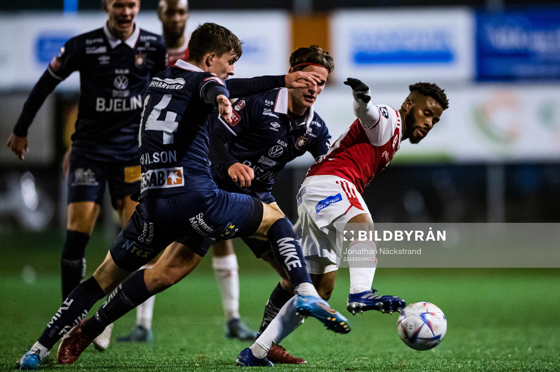 Sandvikens John Junior Igbarumah, Örgrytes Kevin Ackermann