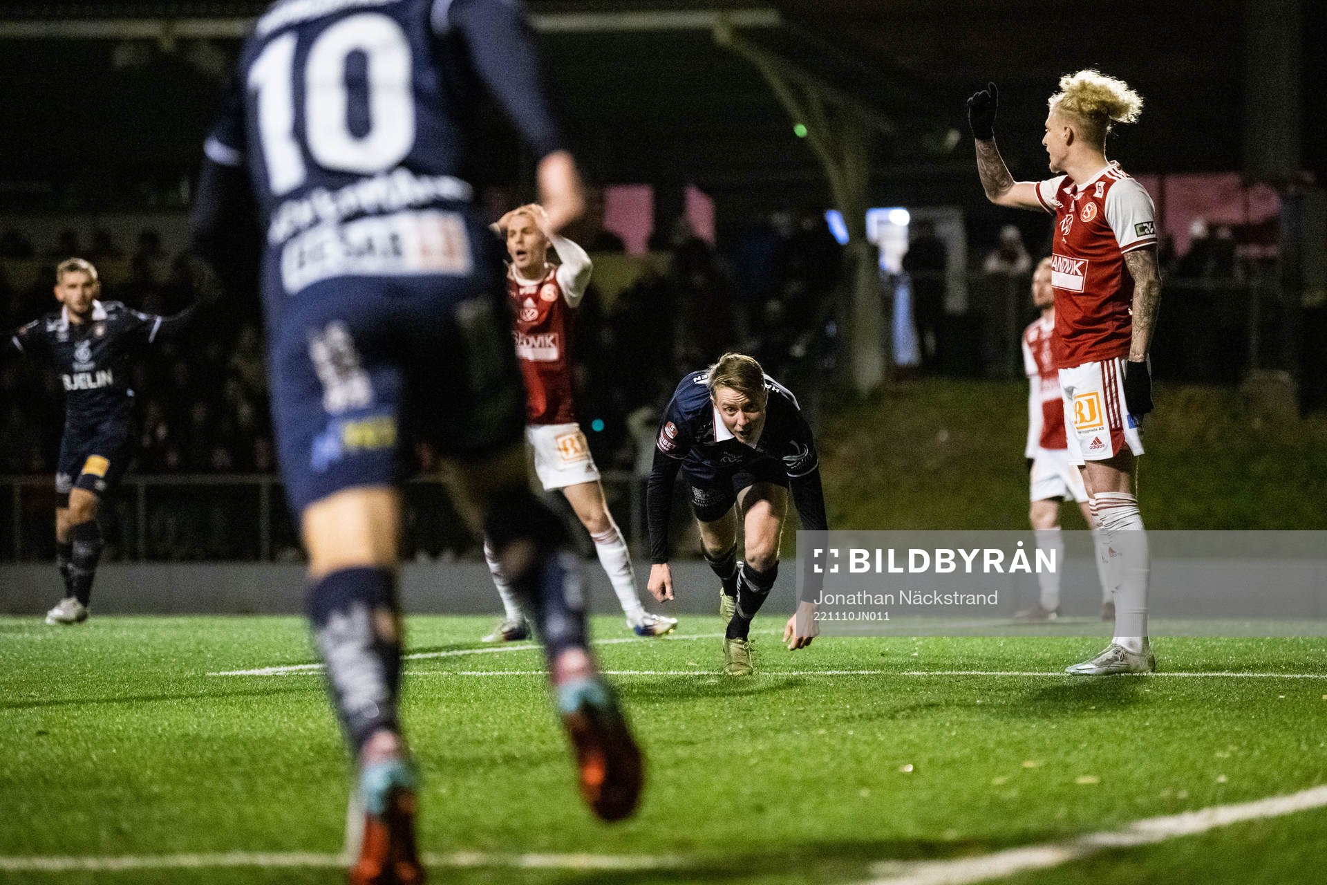 Örgrytes Viktor Lundberg jublar