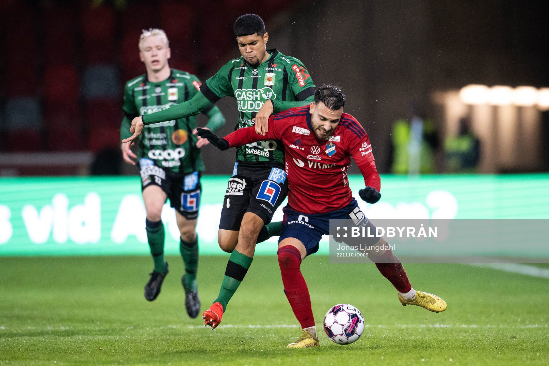 Varbergs Luke Le Roux och Östers Dzenis Kozica
