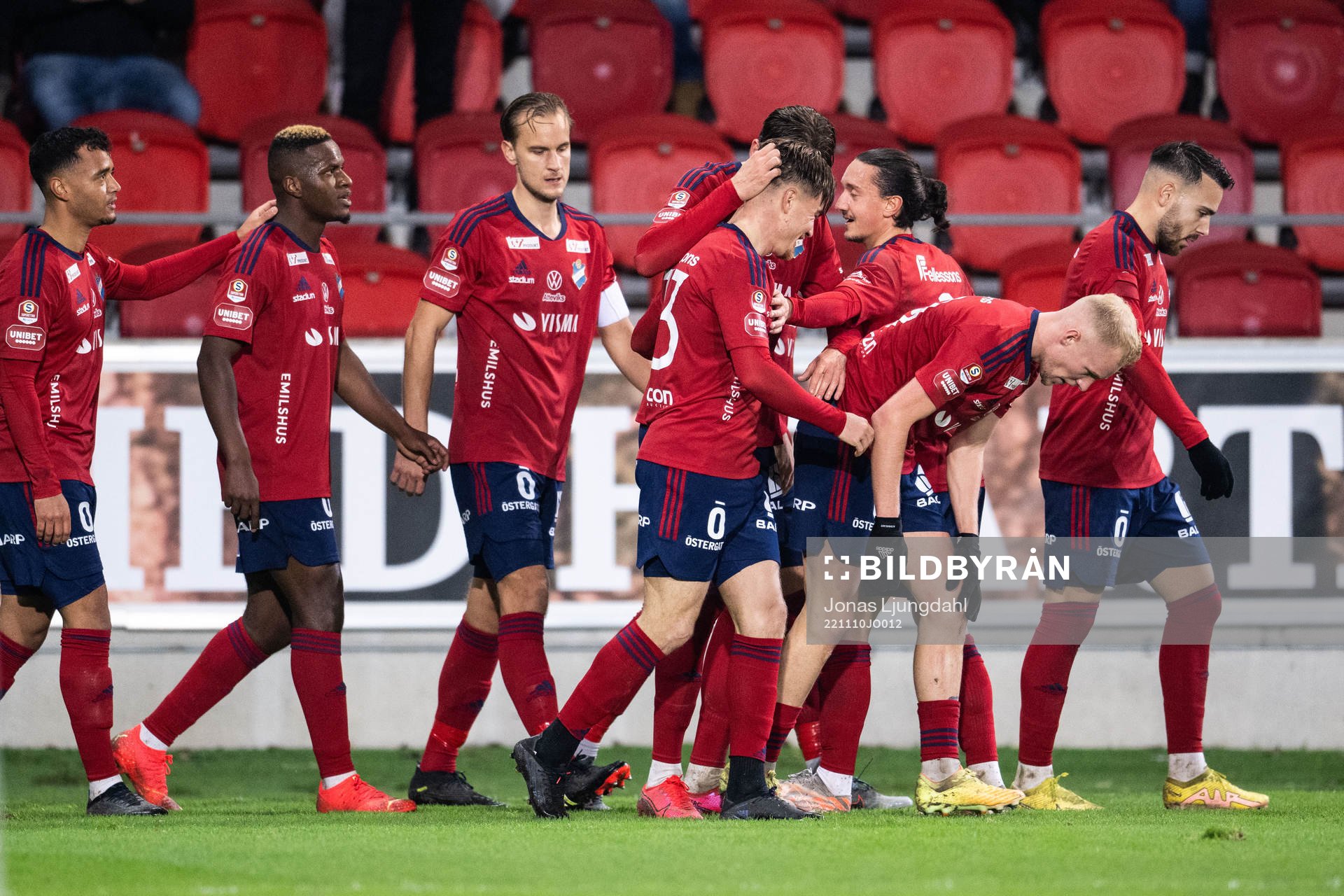 Östers spelare jublar