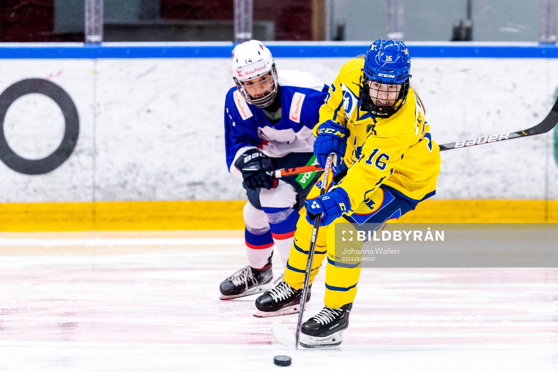 Slovakiens Lilien Benakova och Sveriges Emilia Bergeby