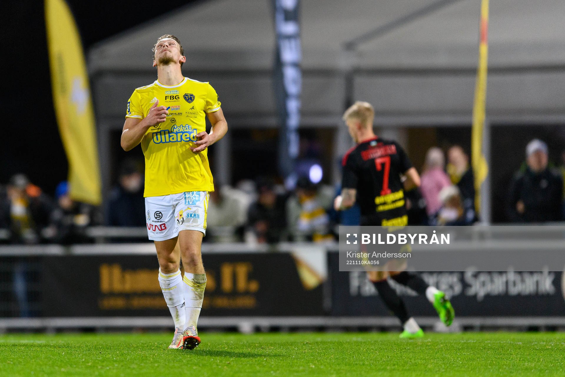 Falkenbergs FFs Robin Hofsö deppar