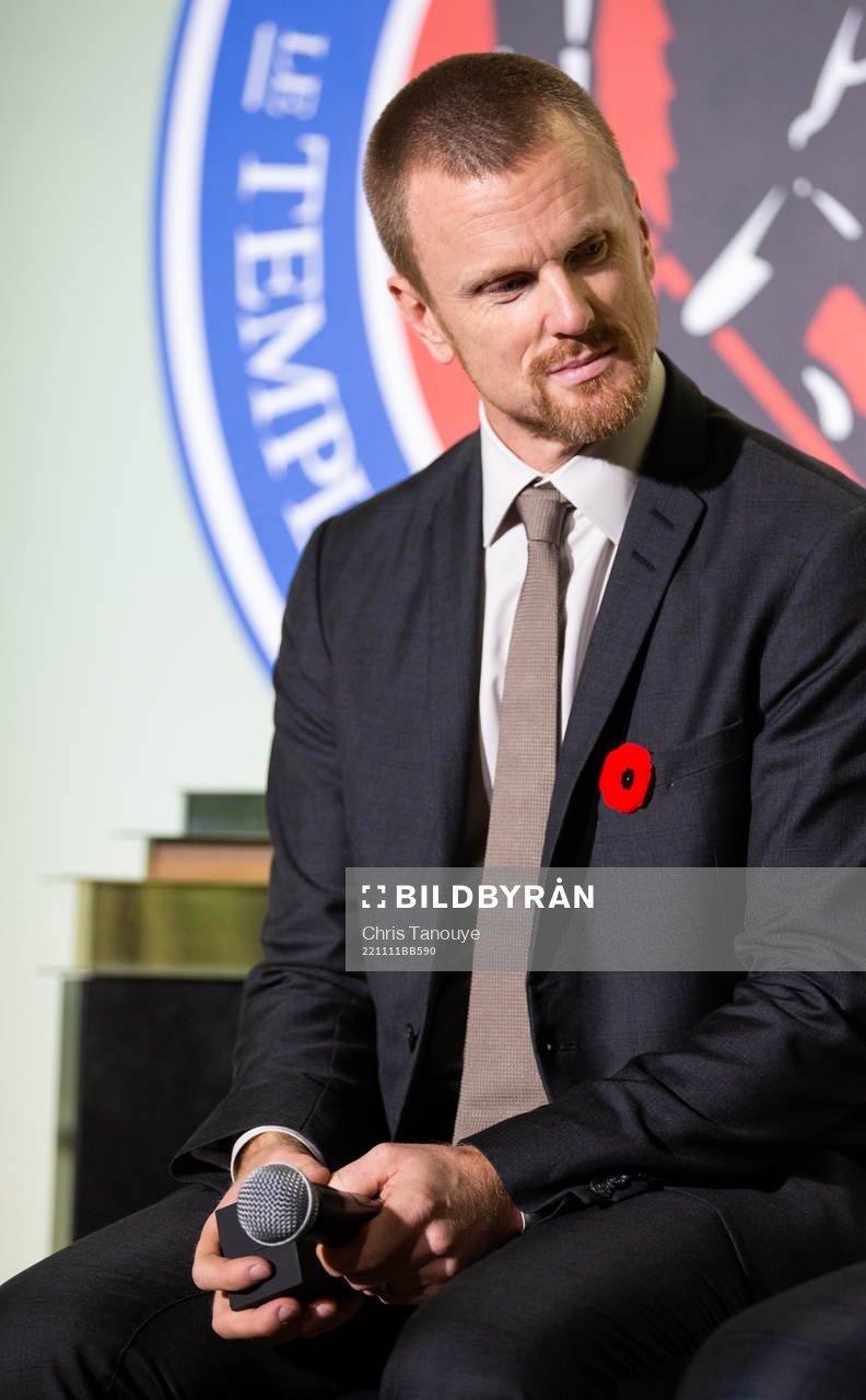 Daniel Sedin looks